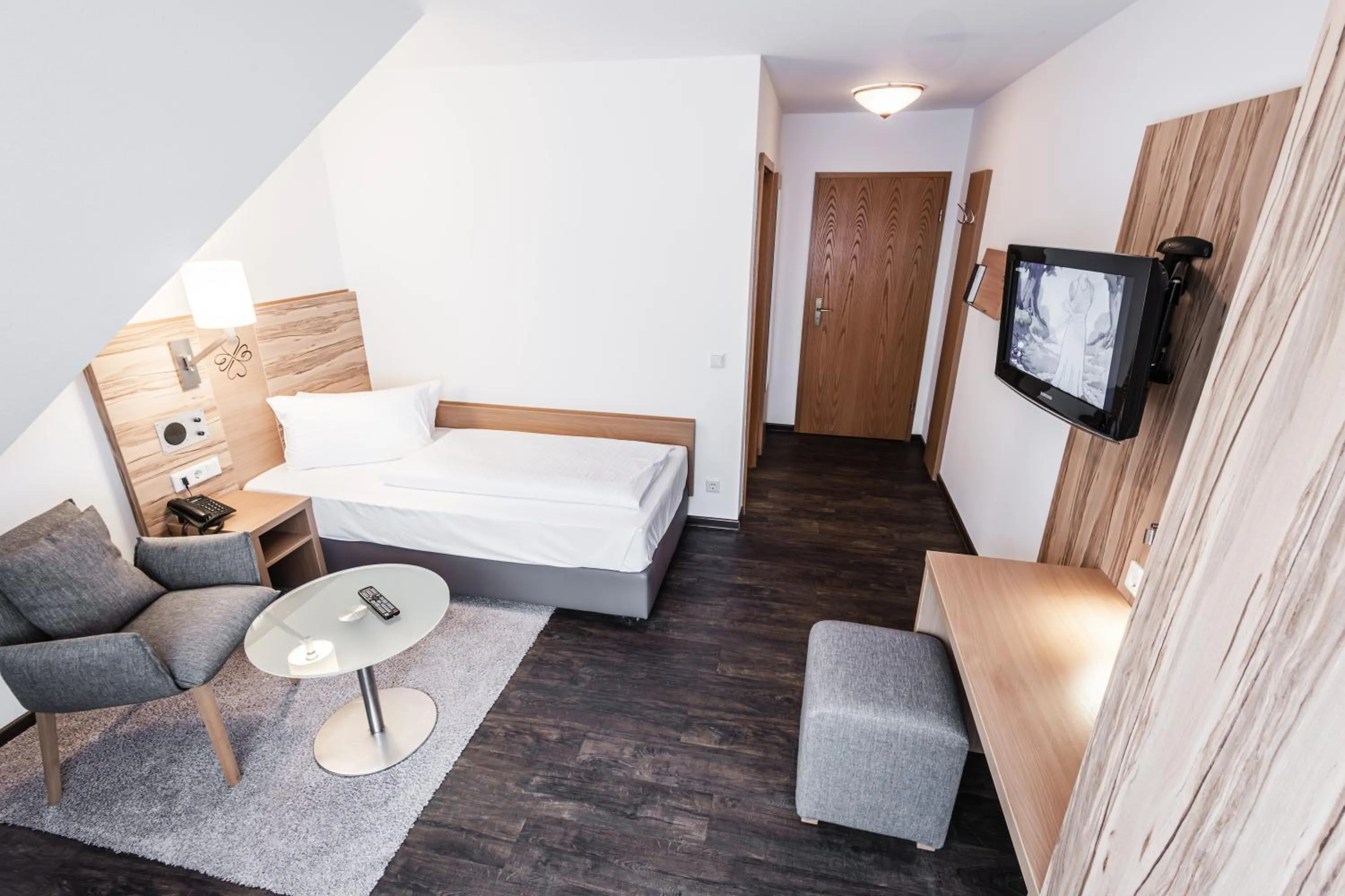 Bed in Landidyll Hotel Zum Alten Schloss