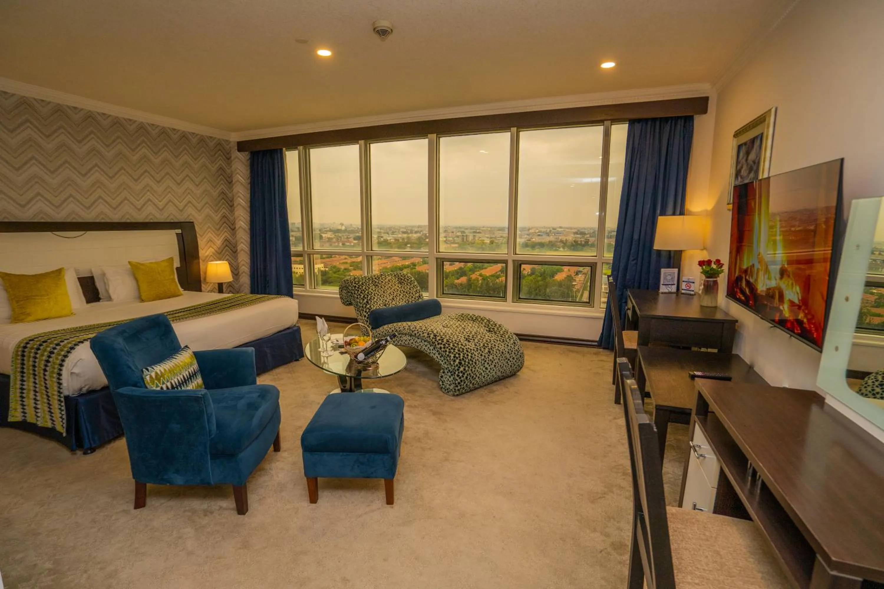 View (from property/room), Bed in The Panari Hotel - Near Jomo Kenyatta International Airport