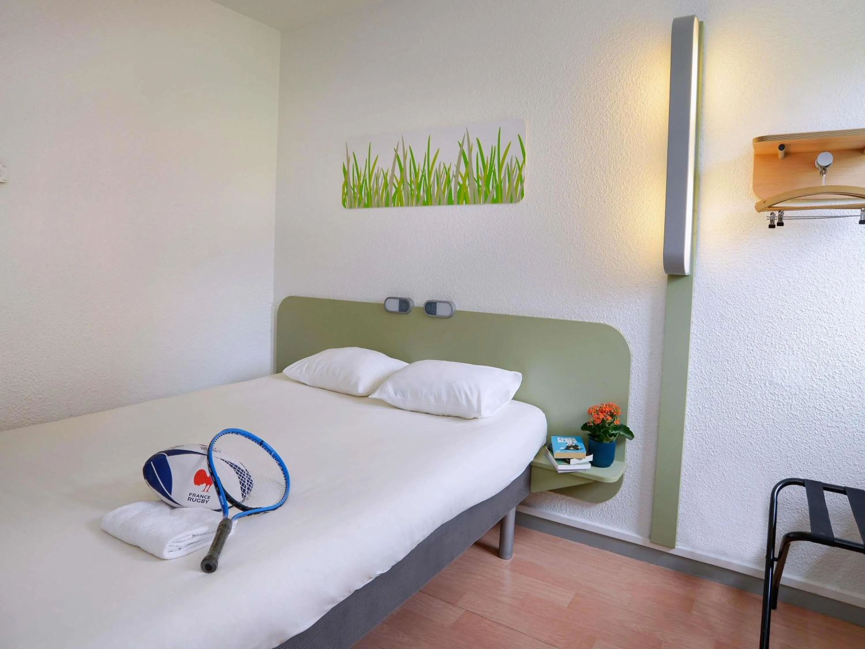 Bedroom, Bed in ibis budget Toulouse Centre Gare