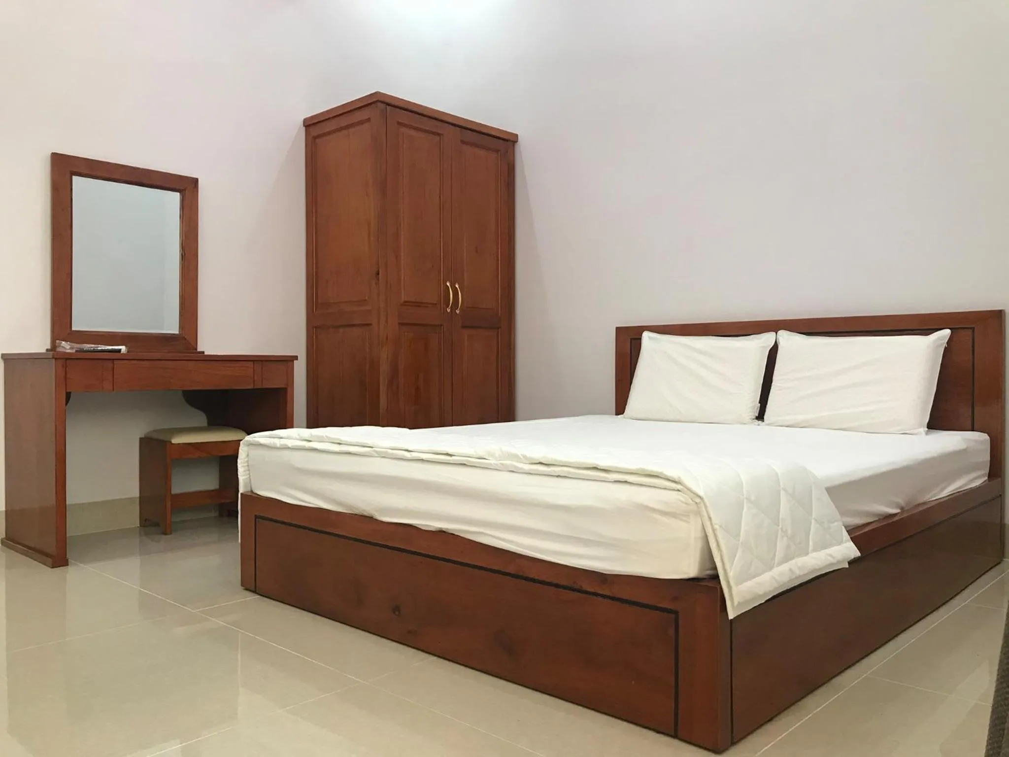 Bed in Paradise Hotel