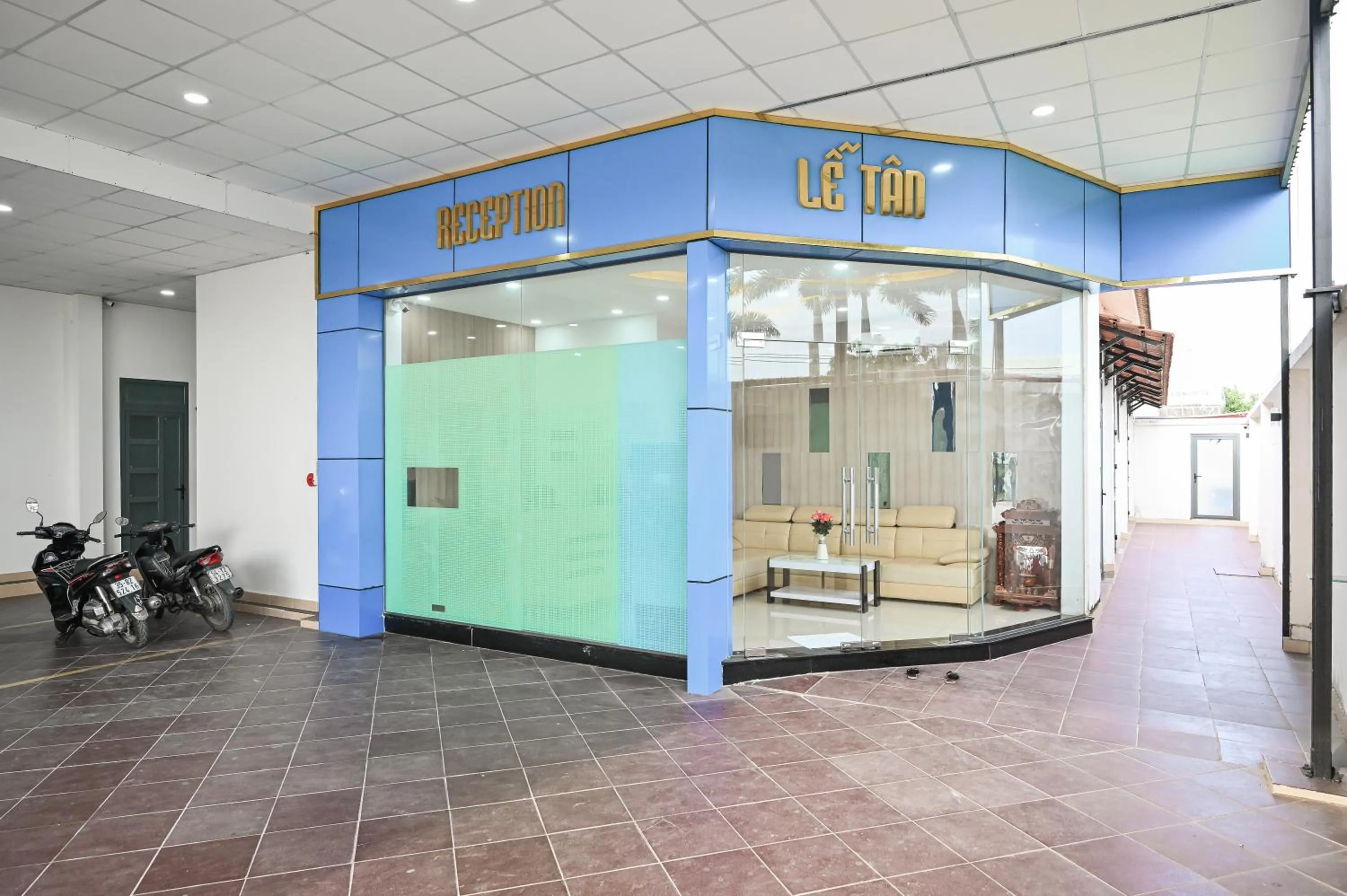 Property building in Paradise Hotel