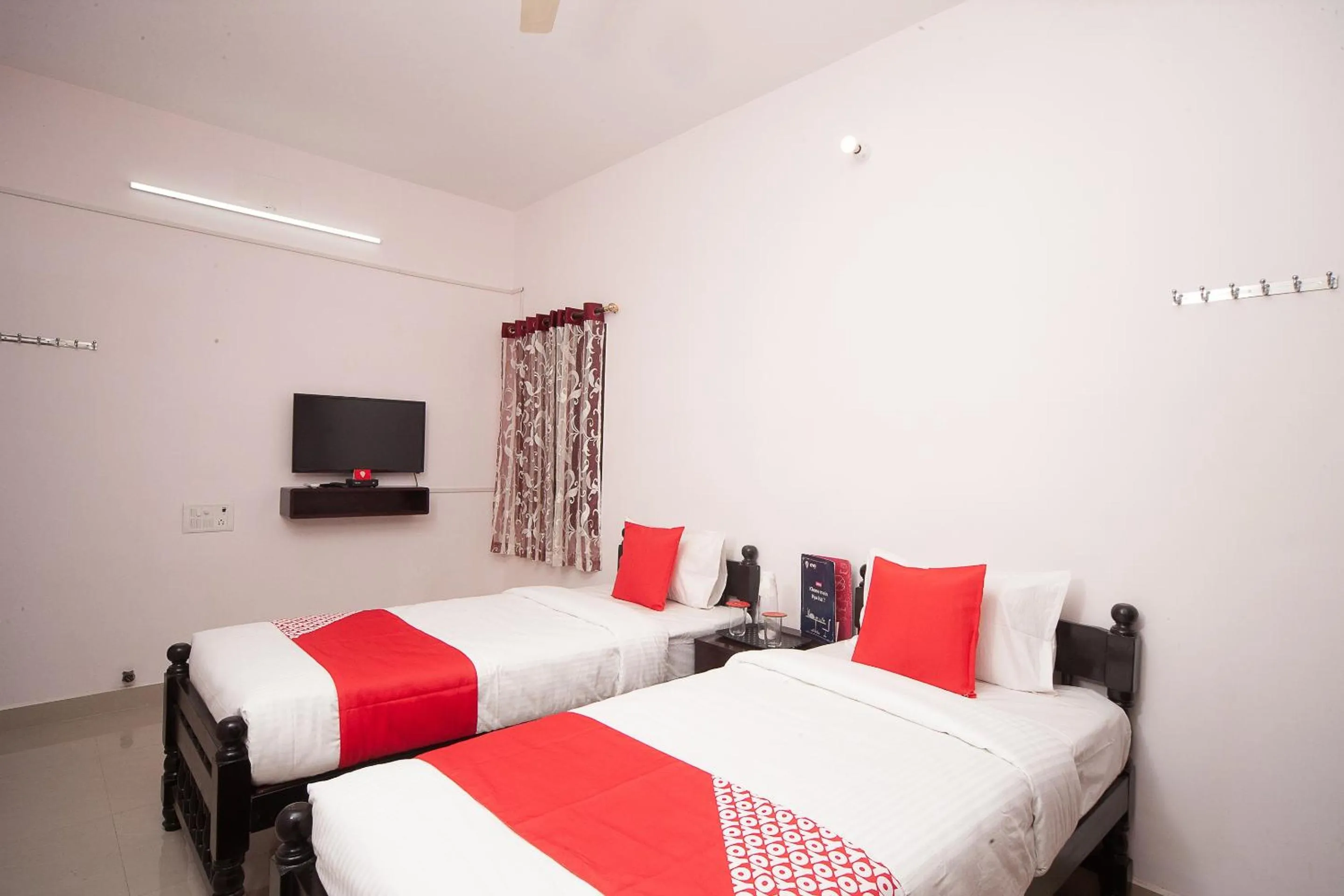 Bedroom, Bed in Hotel O Kiruba Castle