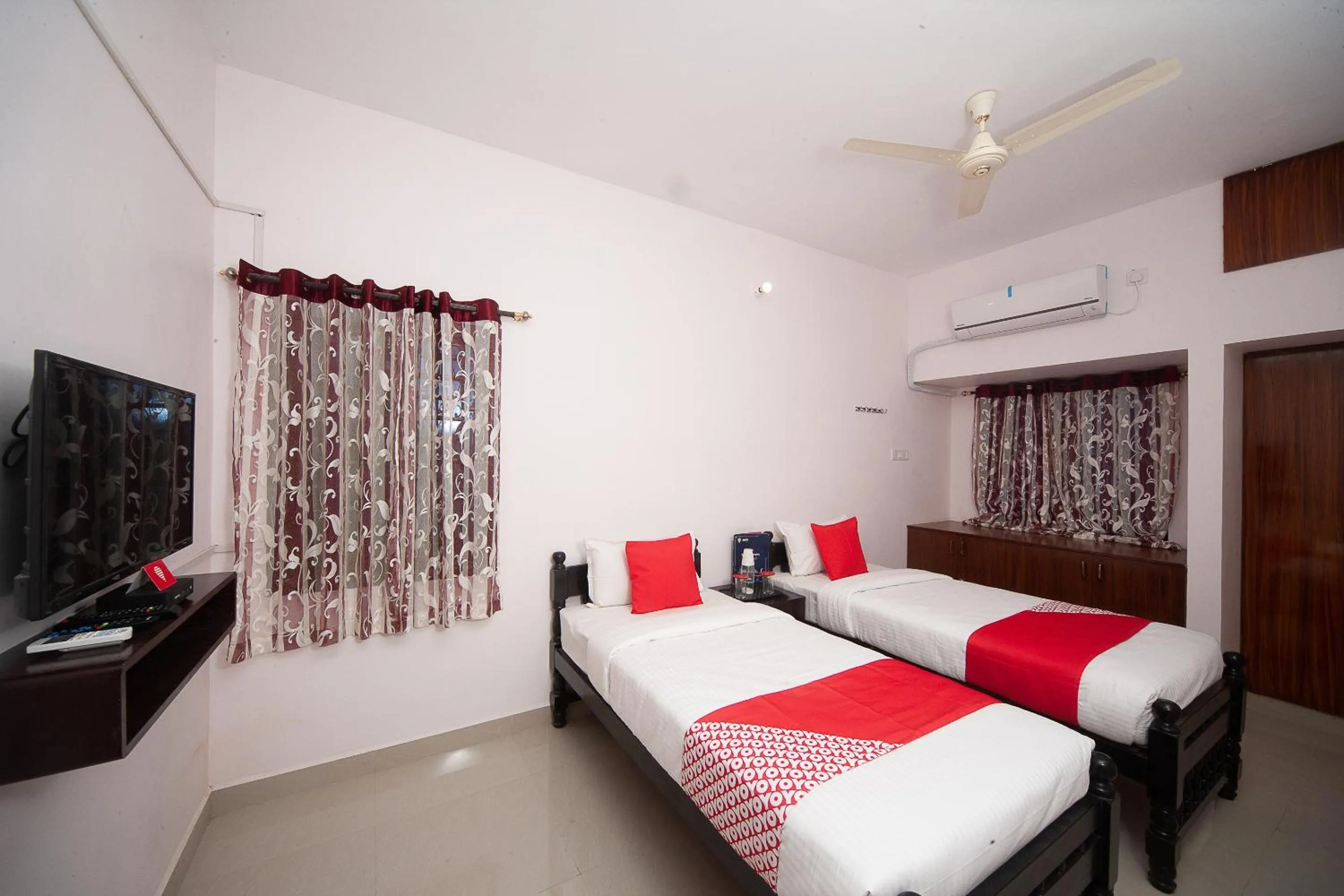 Bedroom, Bed in Hotel O Kiruba Castle