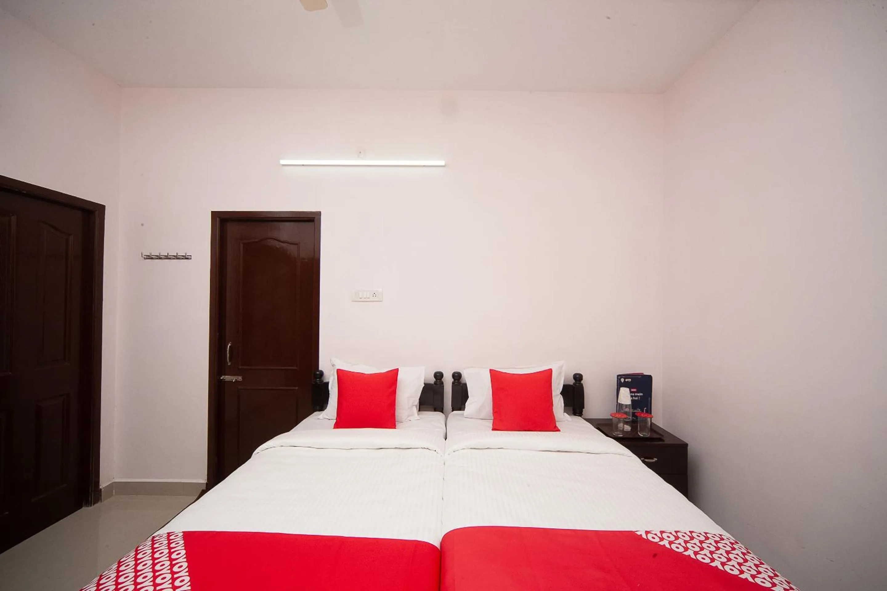 Bedroom, Bed in Hotel O Kiruba Castle