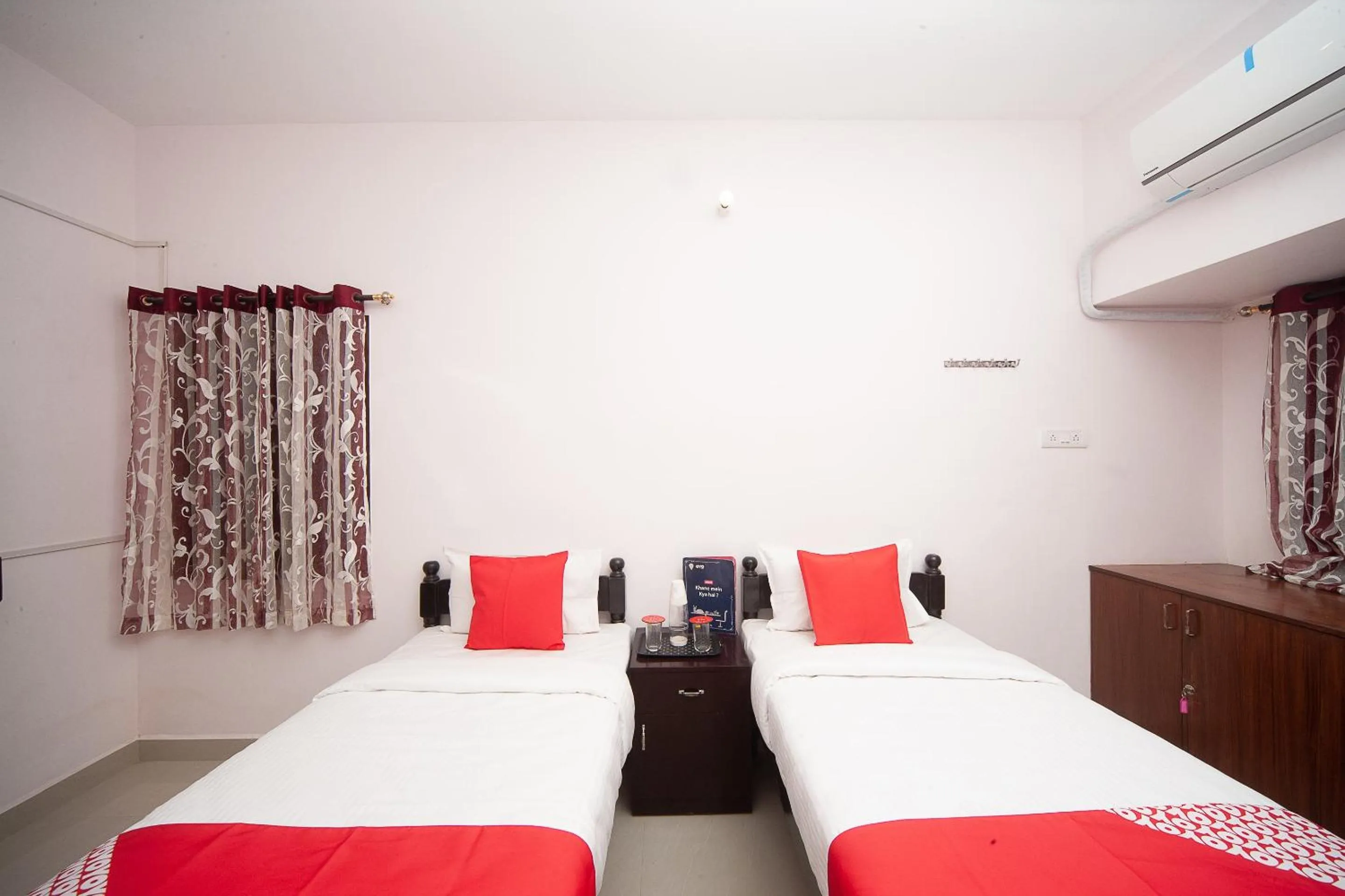 Bedroom, Bed in Hotel O Kiruba Castle