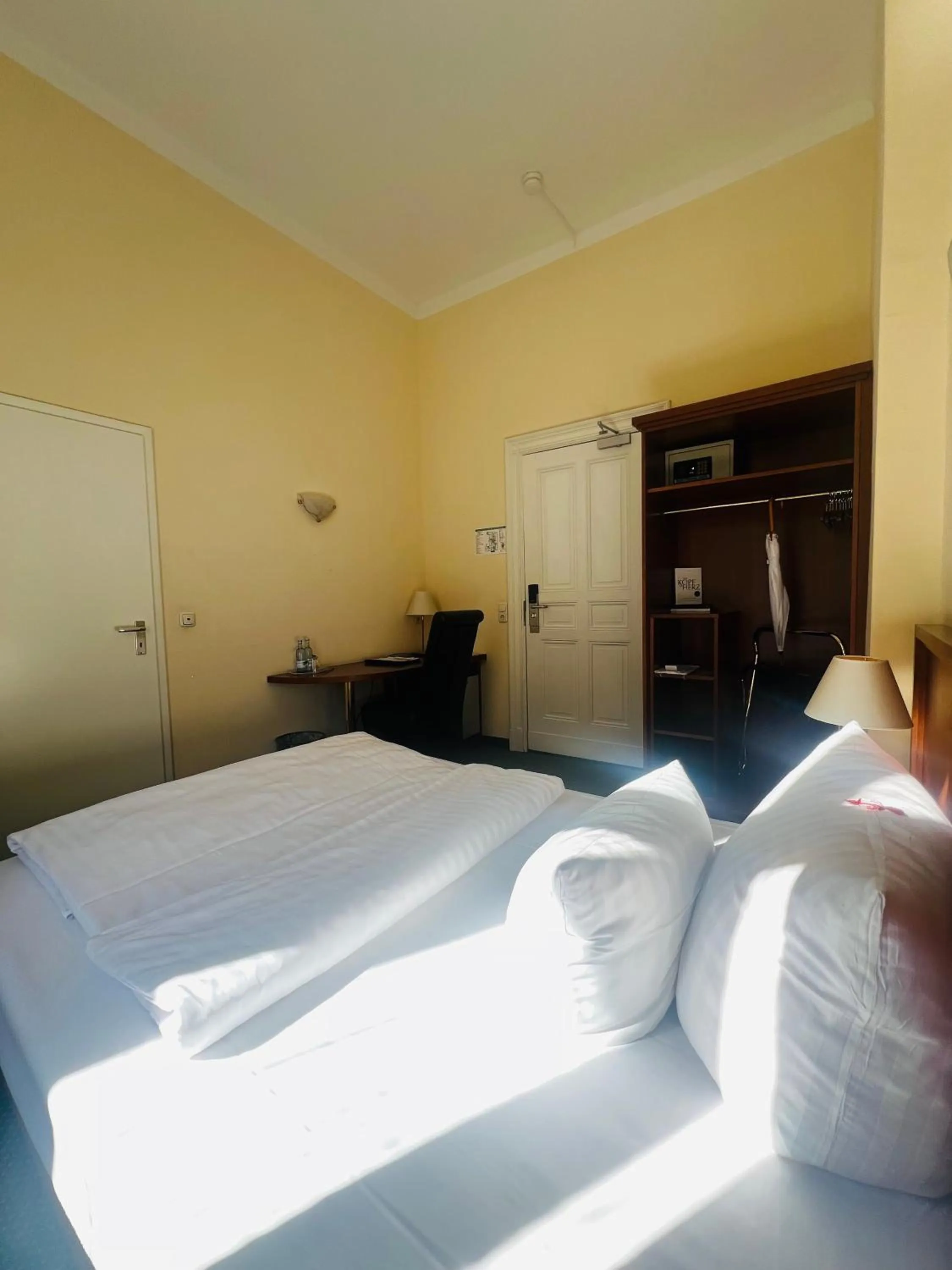 Bed in Hotel am Luisenplatz