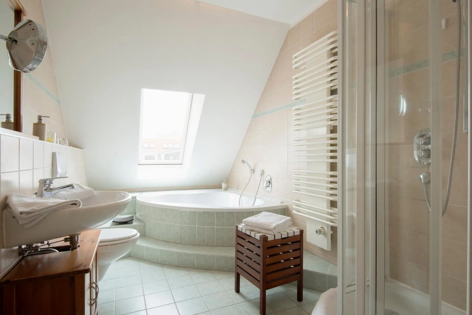 Bathroom in Hotel am Luisenplatz