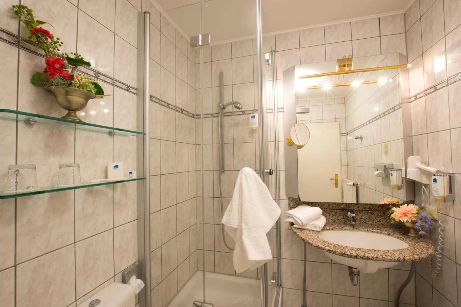 Shower in Hotel am Luisenplatz
