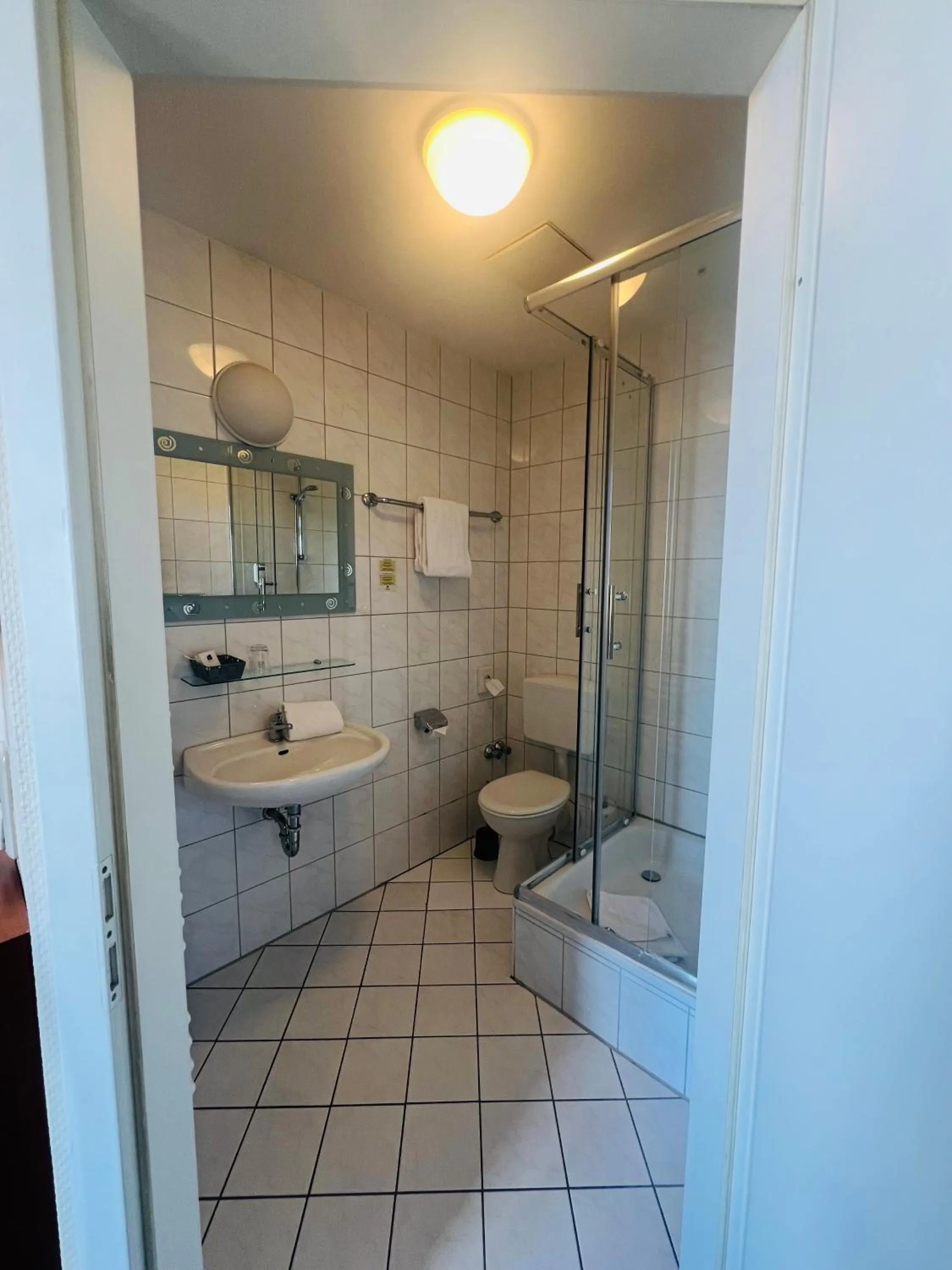 Shower in Hotel am Luisenplatz