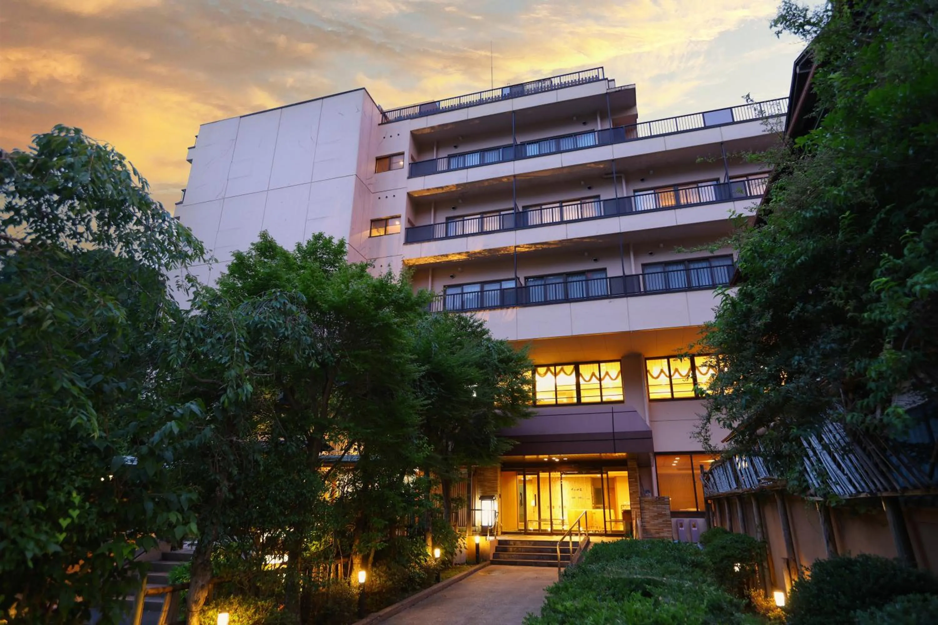 Facade/entrance in Yugawara Chiyodasou
