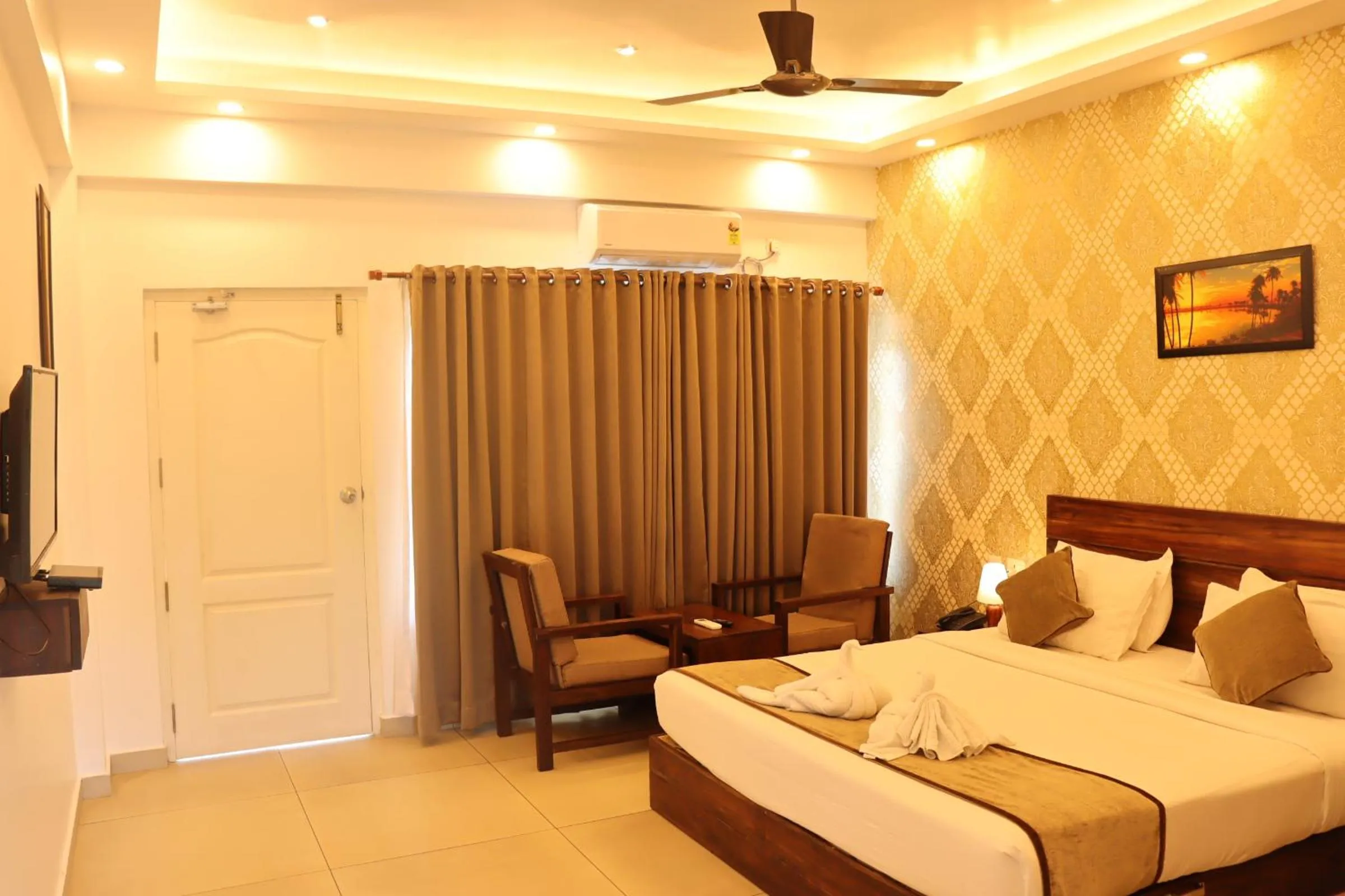 Bedroom, Bed in Pleasant Hill Resort