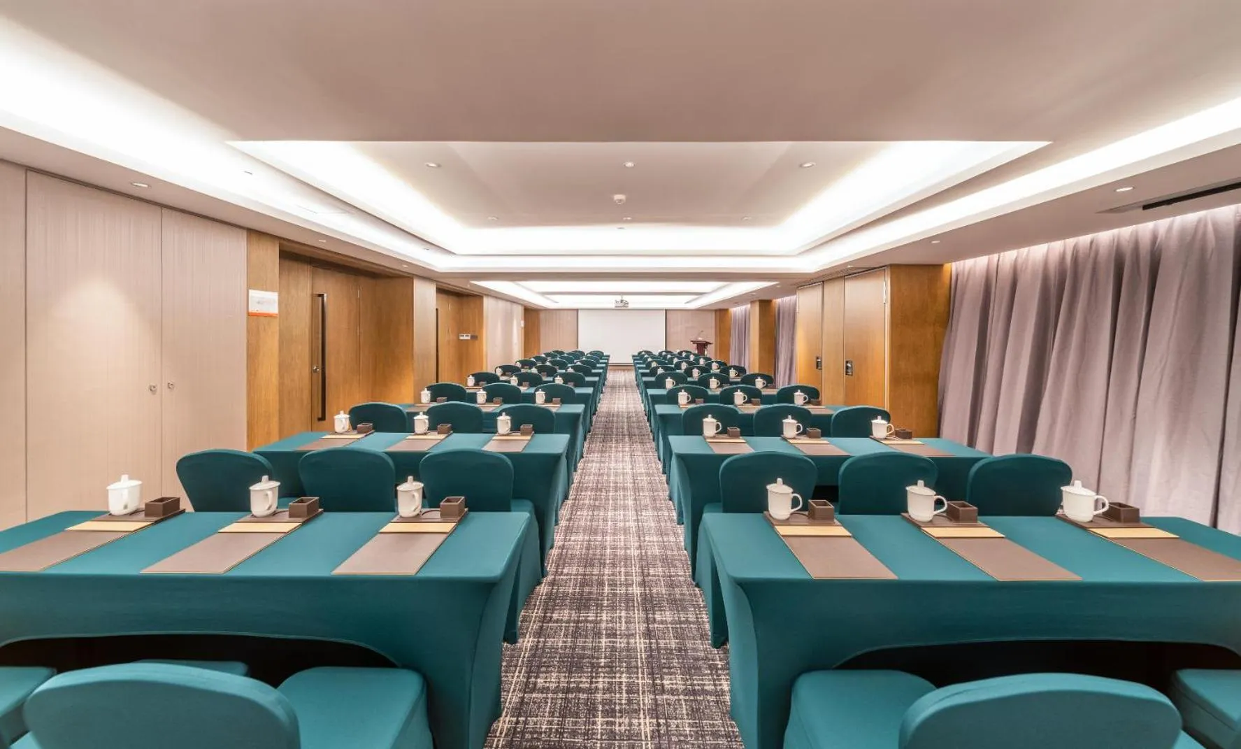 Meeting/conference room in Xence hotel near Xiamen Airport & SM Mall