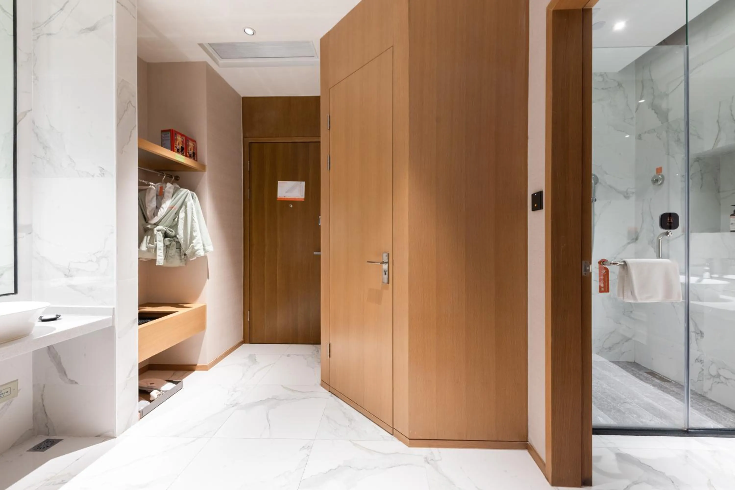 wardrobe in Xence hotel near Xiamen Airport & SM Mall