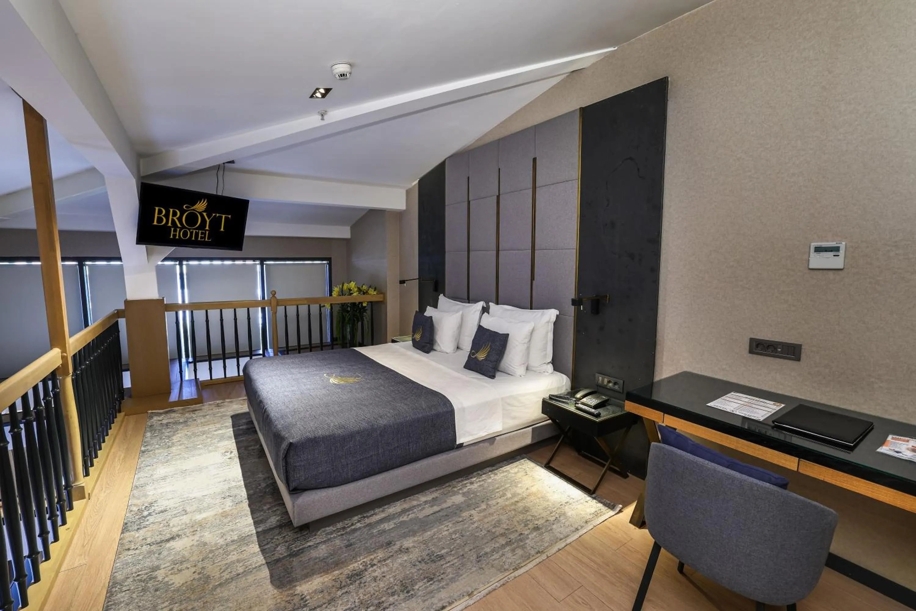 Bedroom, Bed in Broyt Hotel