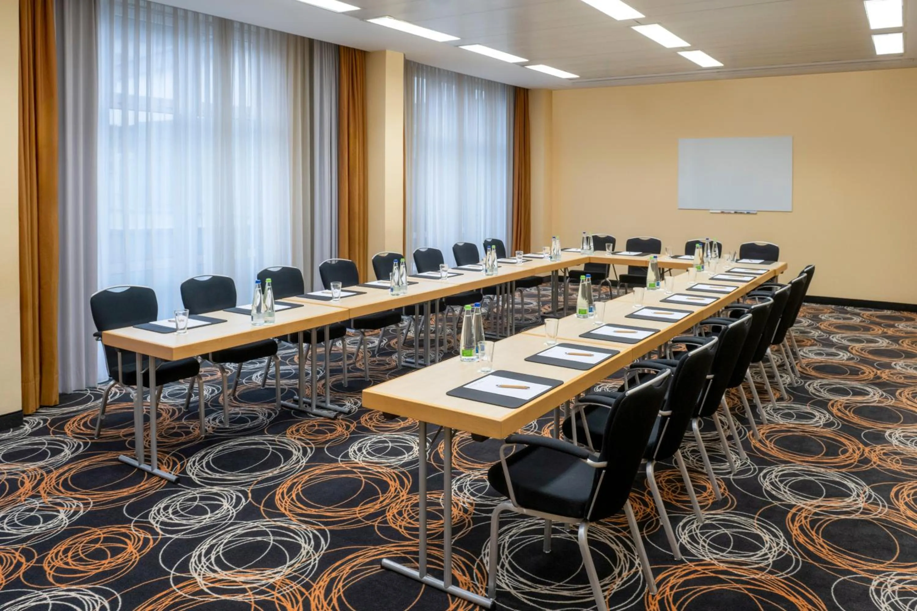 Meeting/conference room in Mövenpick Hotel Nürnberg Airport