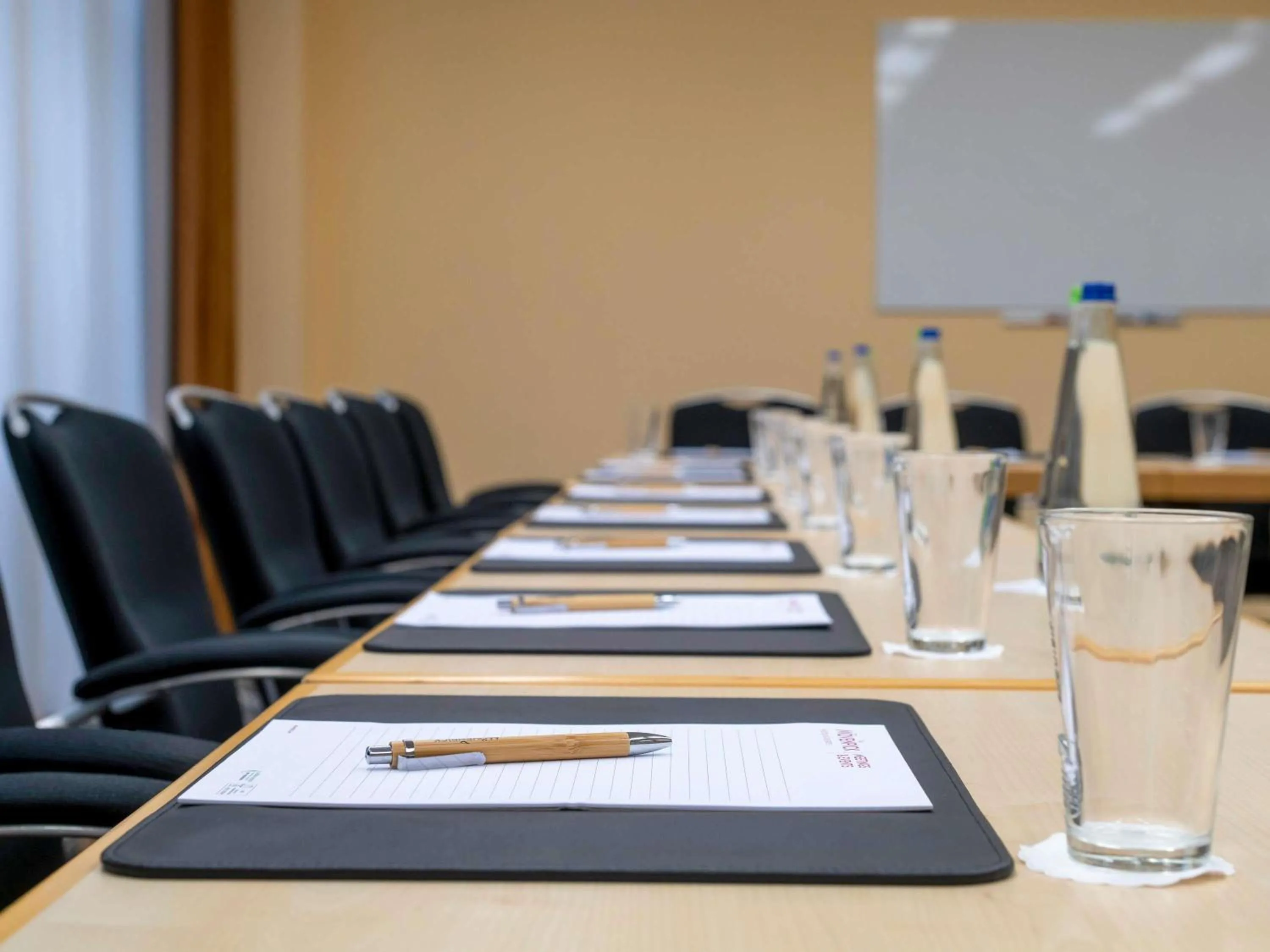 Meeting/conference room in Mövenpick Hotel Nürnberg Airport