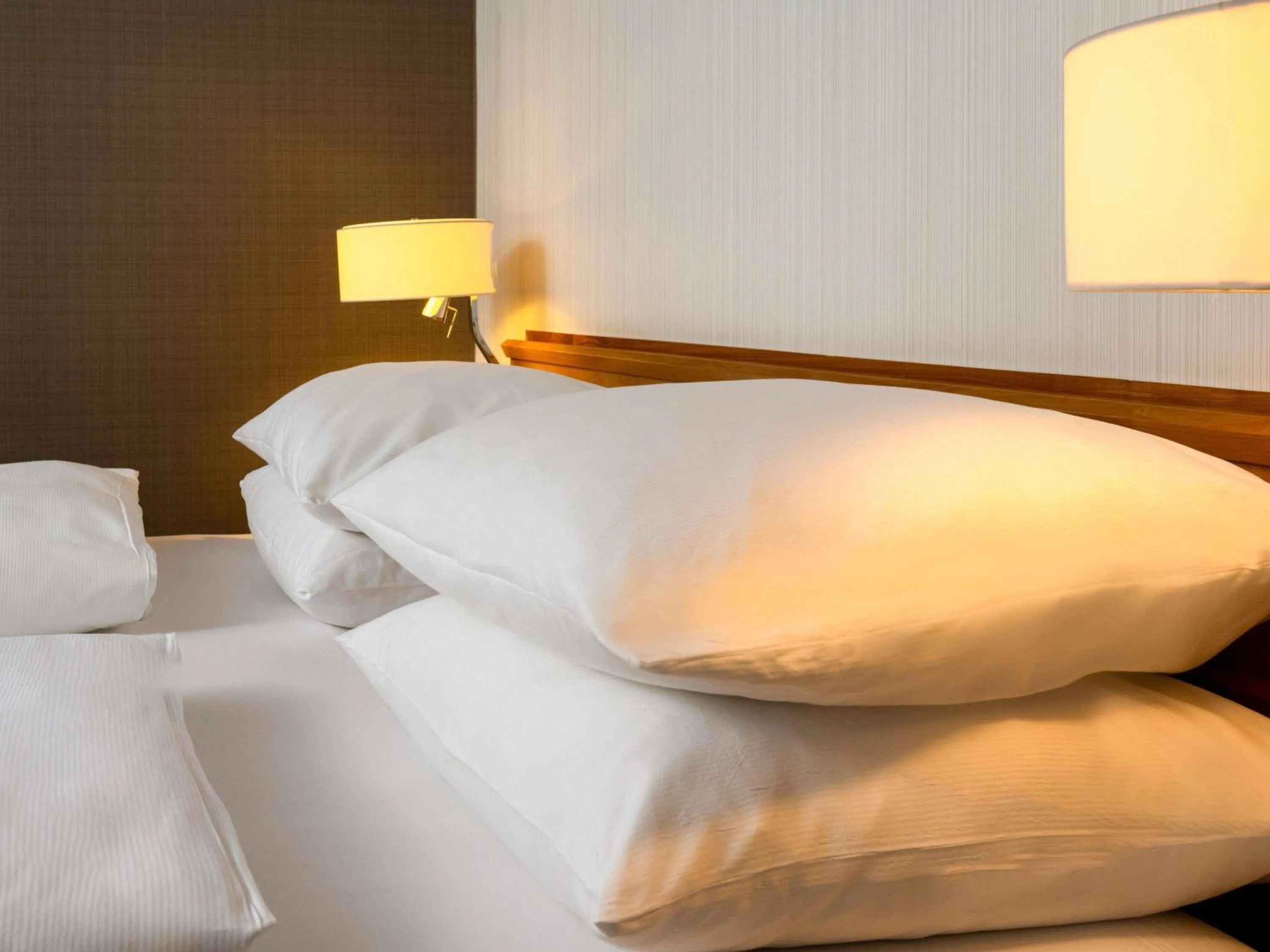 Bedroom, Bed in Mövenpick Hotel Nürnberg Airport