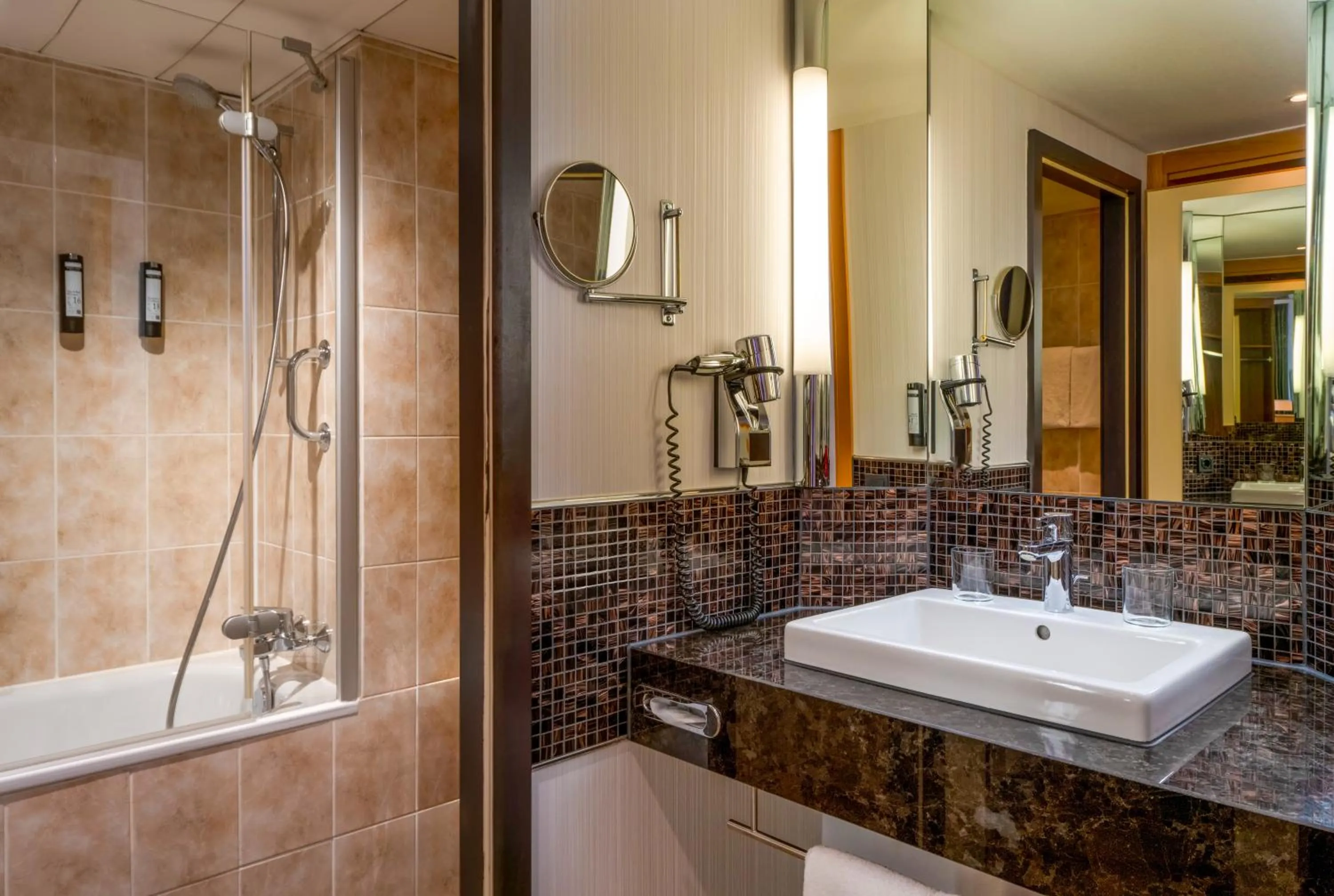 Bathroom in Mövenpick Hotel Nürnberg Airport