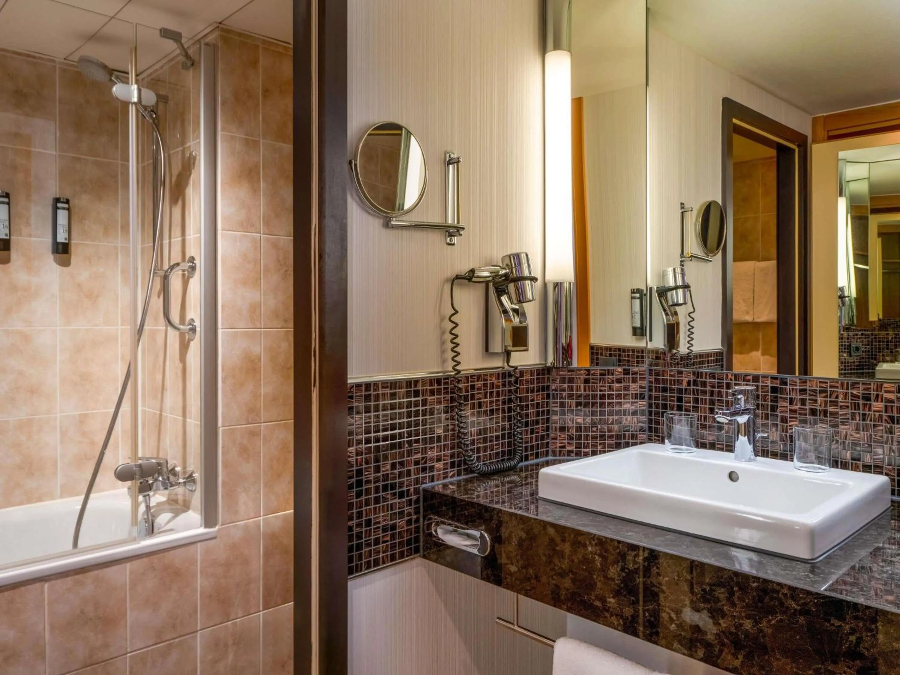 Bedroom in Mövenpick Hotel Nürnberg Airport