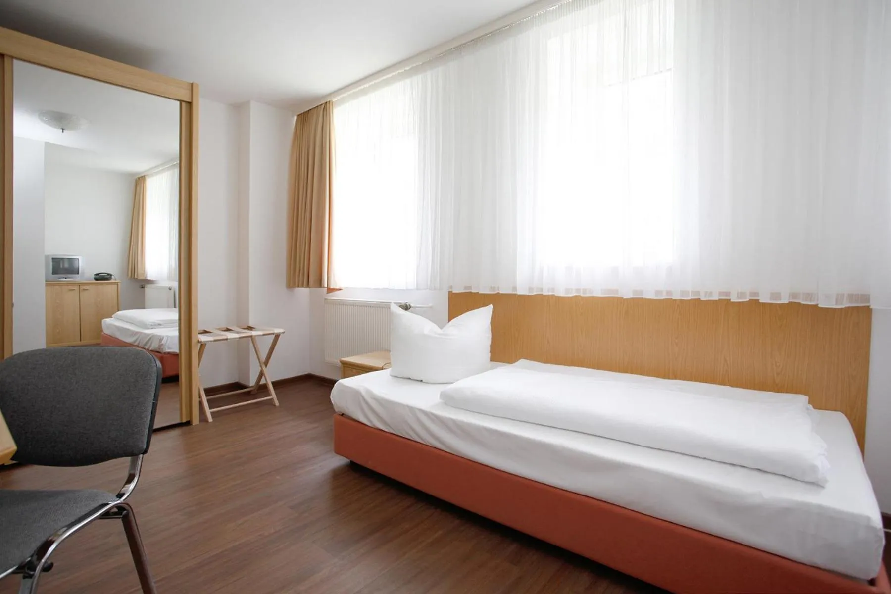 Bedroom, Bed in Hotel Heidenschanze