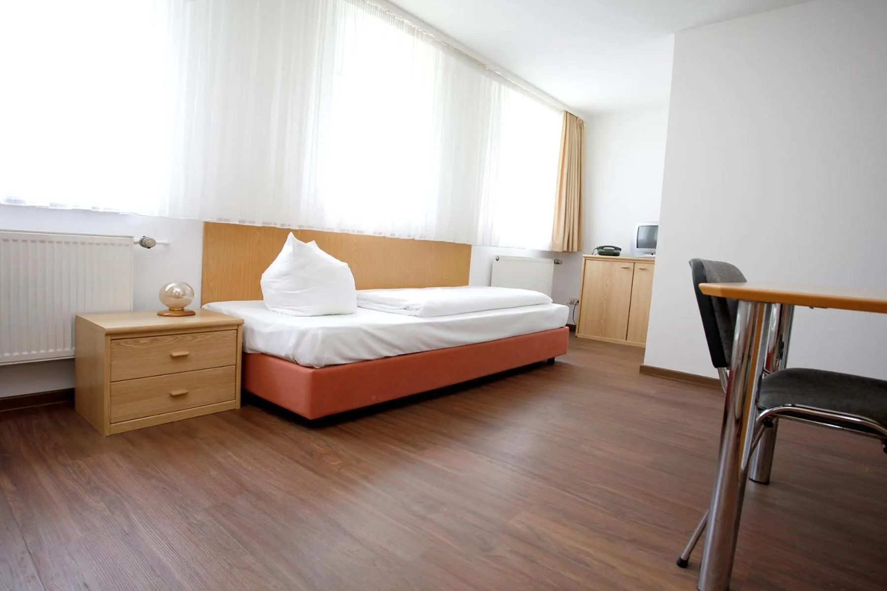 Bedroom, Bed in Hotel Heidenschanze