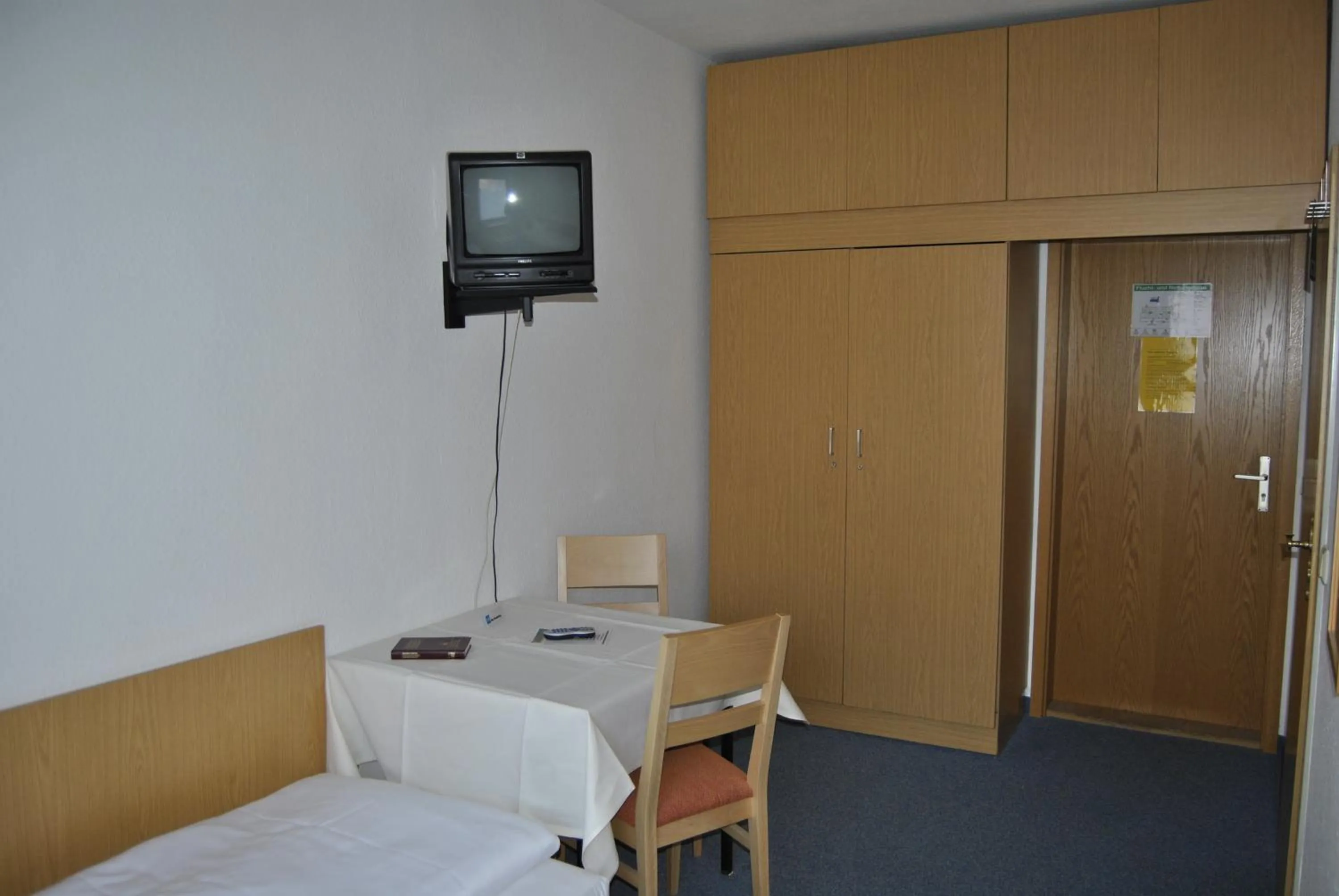 Seating area, Bed in Hotel Heidenschanze