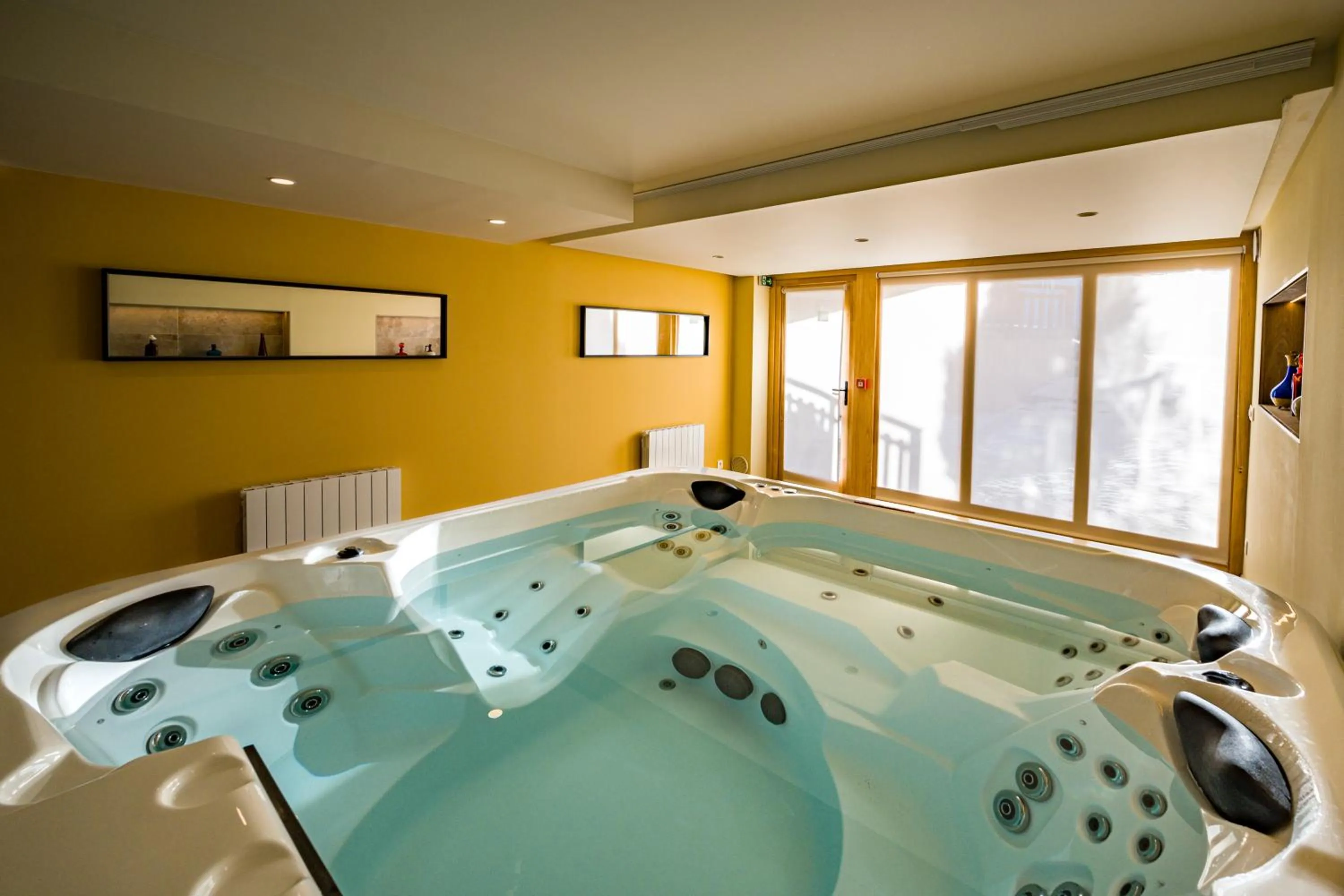 Hot Tub in L'Outa Hotel Restaurant