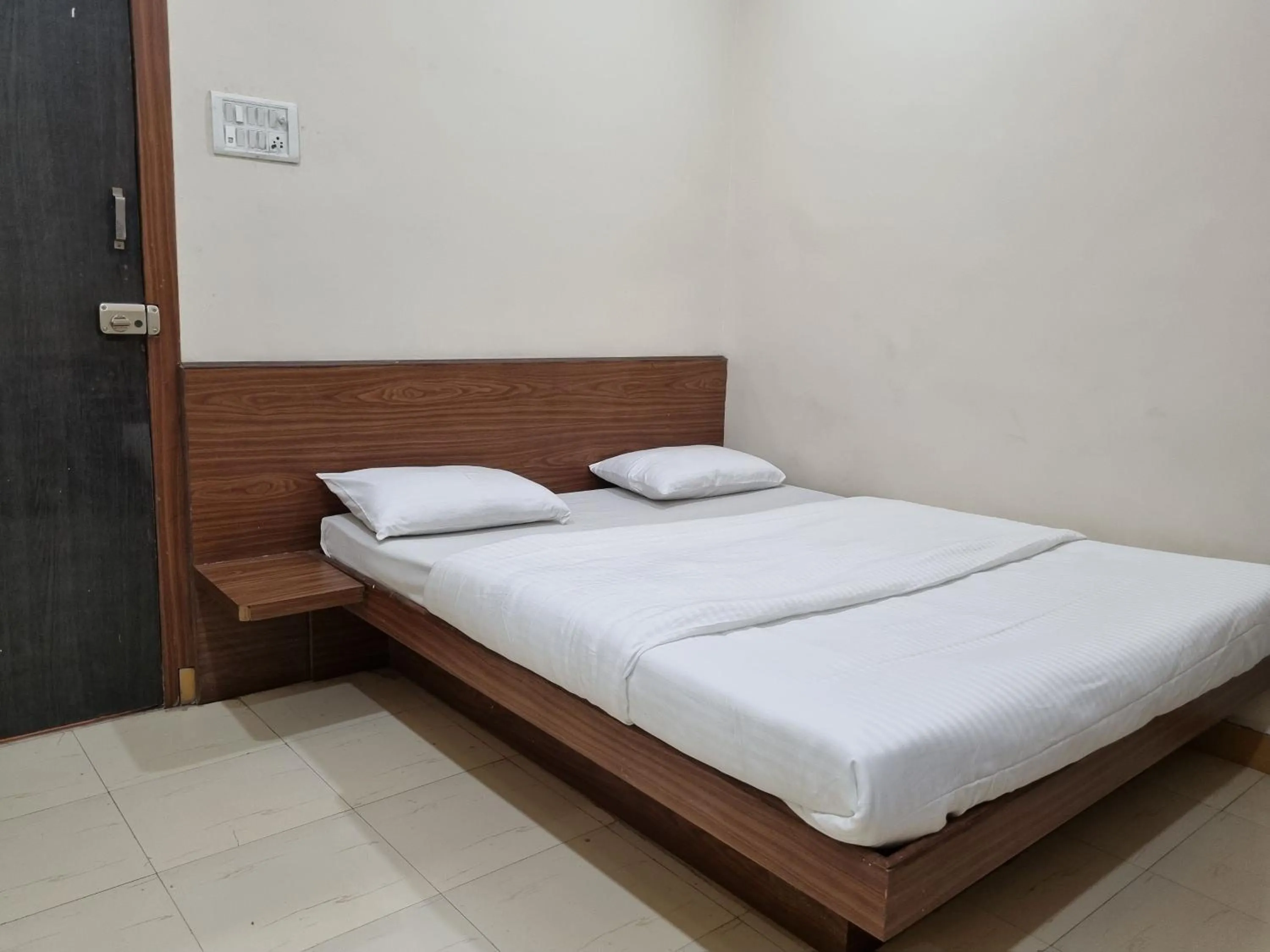 Hotel Adarsh