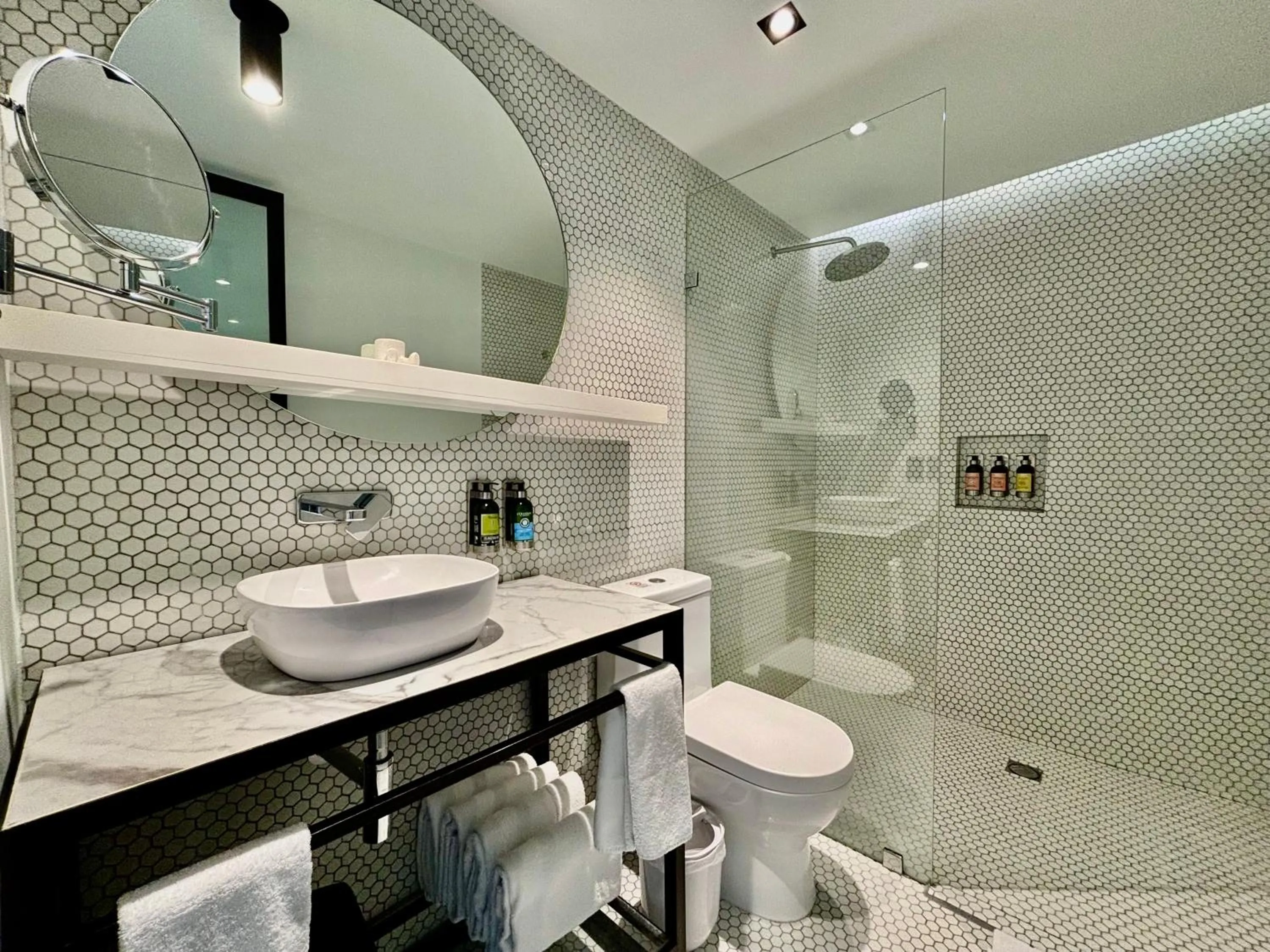 Shower in Park Life Masaryk