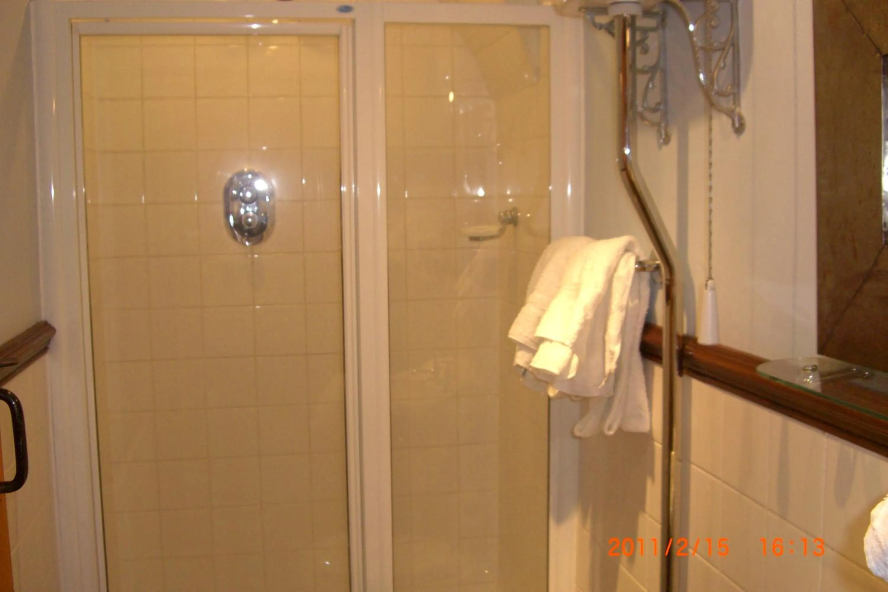 Bathroom in Ash Farm Country House