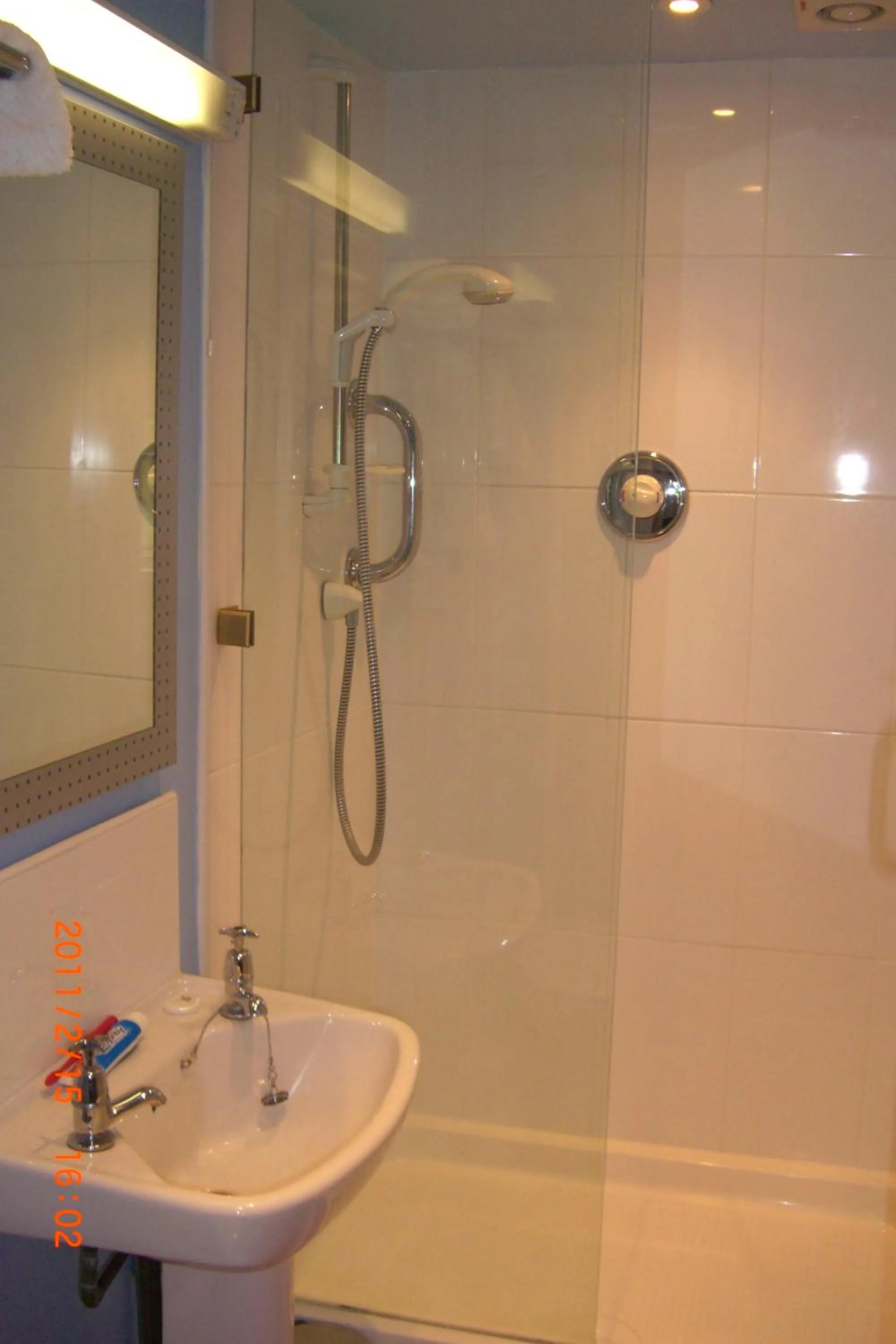 Bathroom in Ash Farm Country House