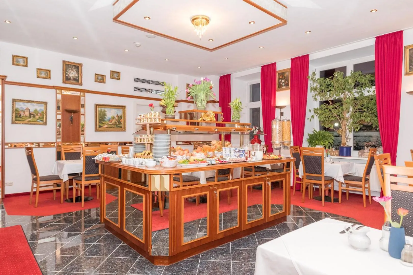 Buffet breakfast in Hotel Bayernland