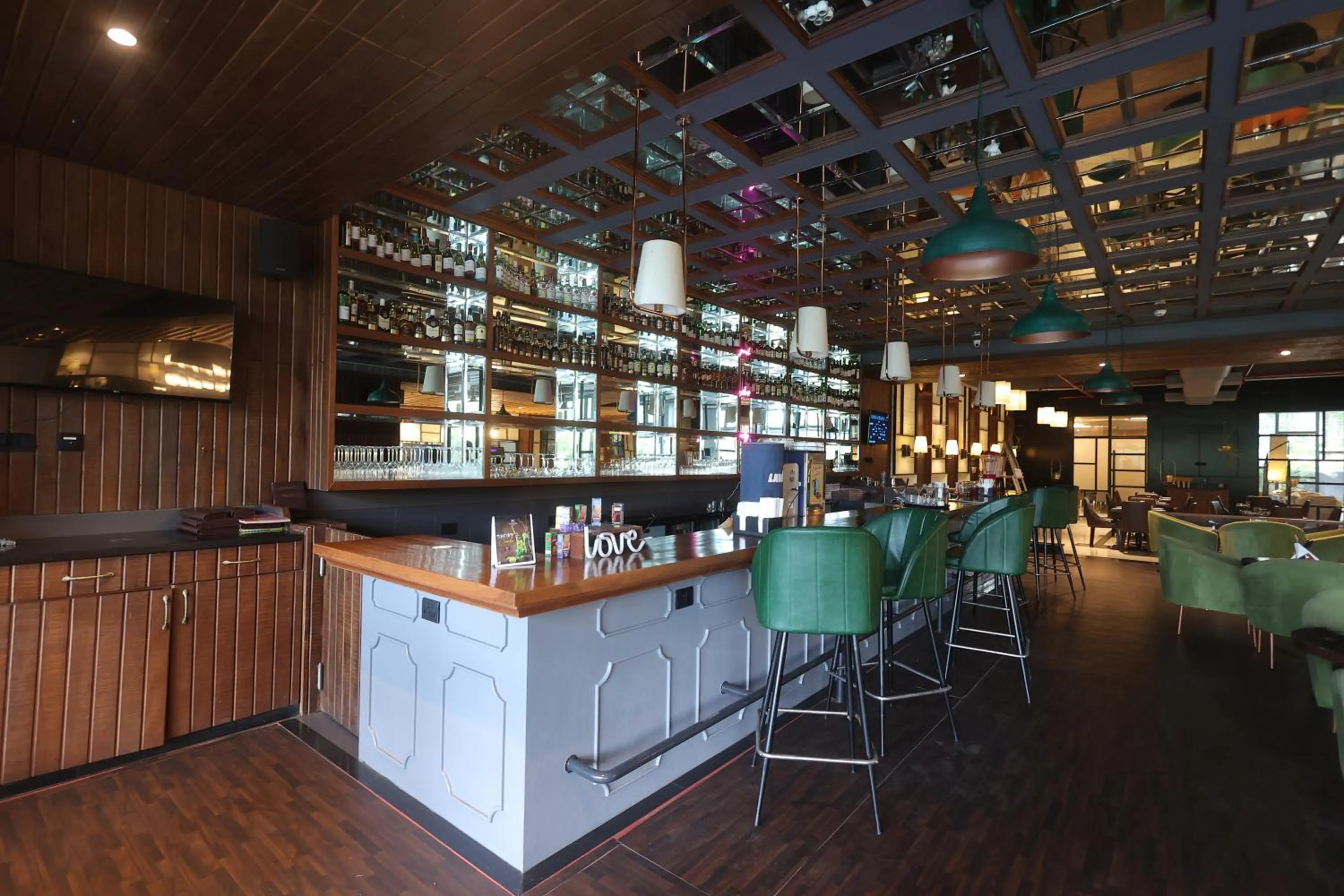 Restaurant/places to eat in Hotel Polo Towers Agartala