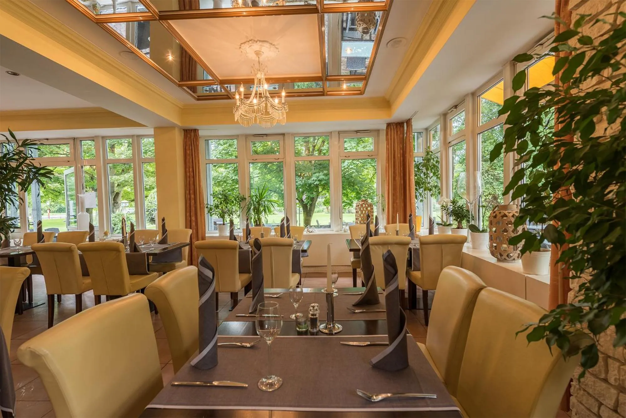 Restaurant/places to eat in Parkhotel Frankfurt Airport