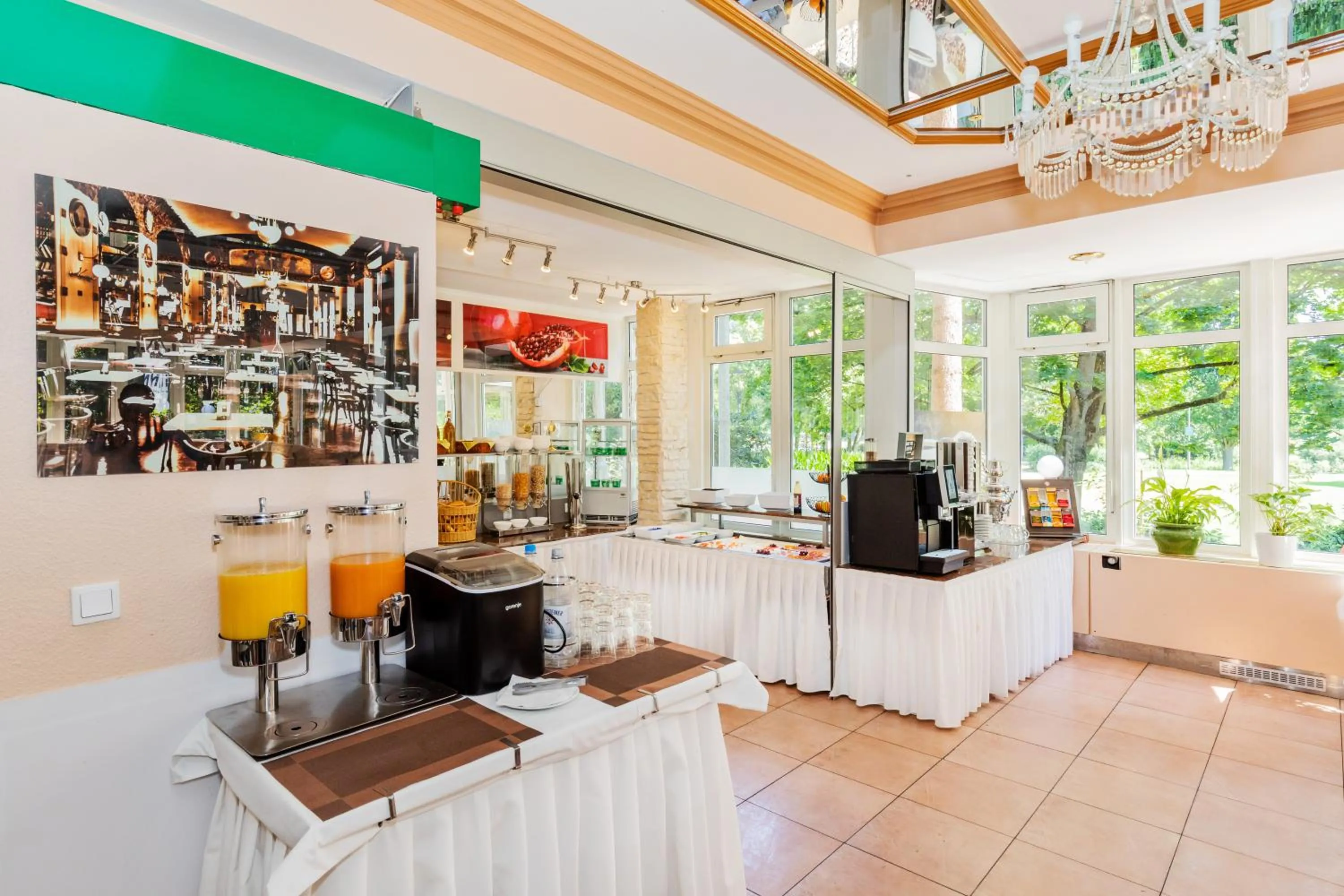 Breakfast in Parkhotel Frankfurt Airport