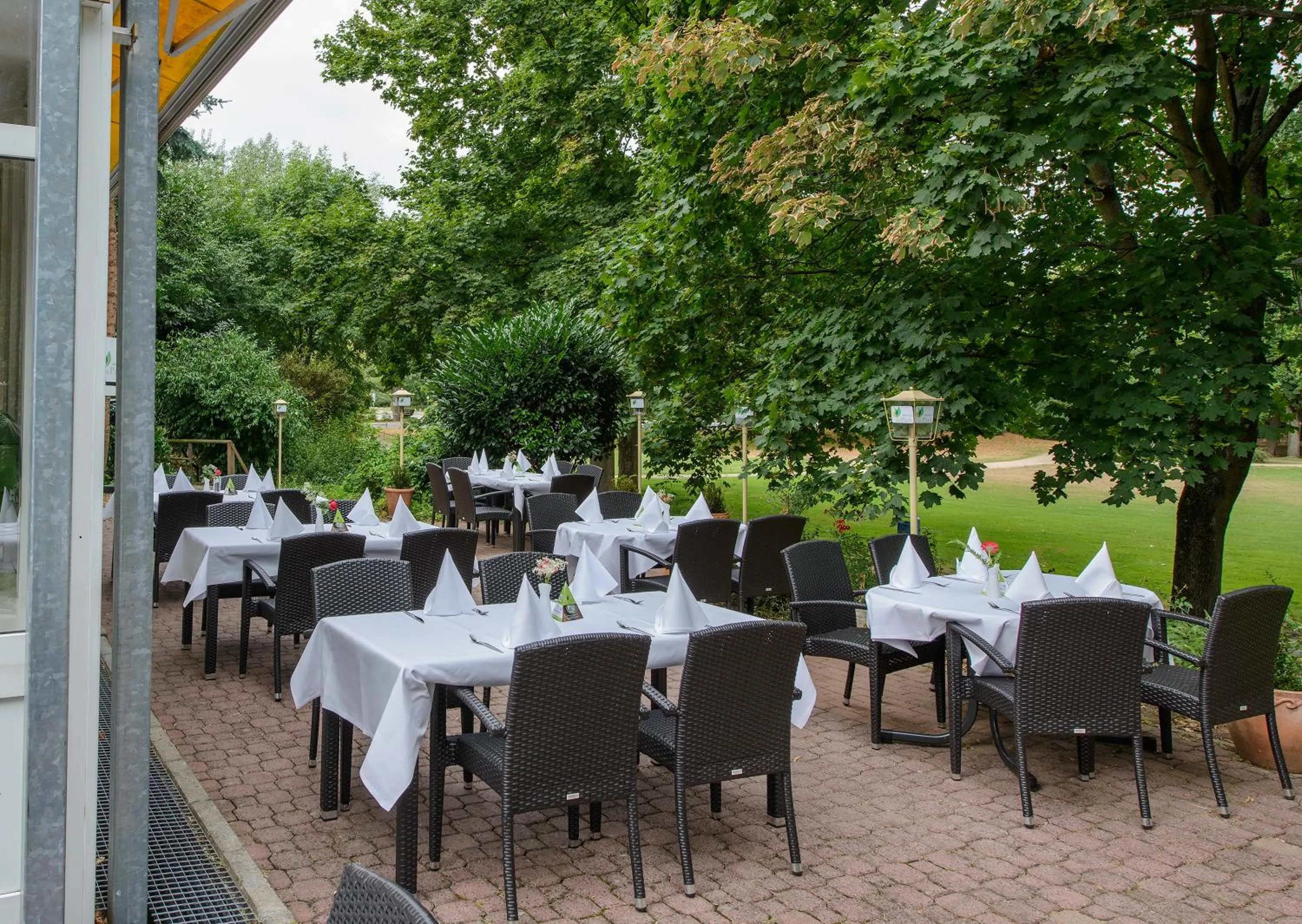 Restaurant/places to eat in Parkhotel Frankfurt Airport