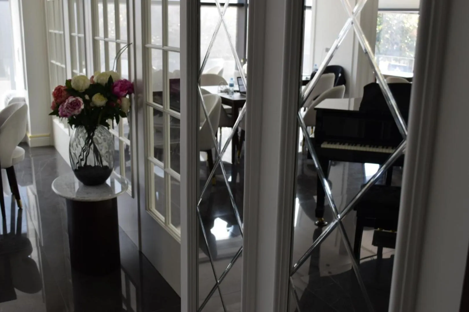 Restaurant/places to eat in Boutique Hotel Vissi d'Arte