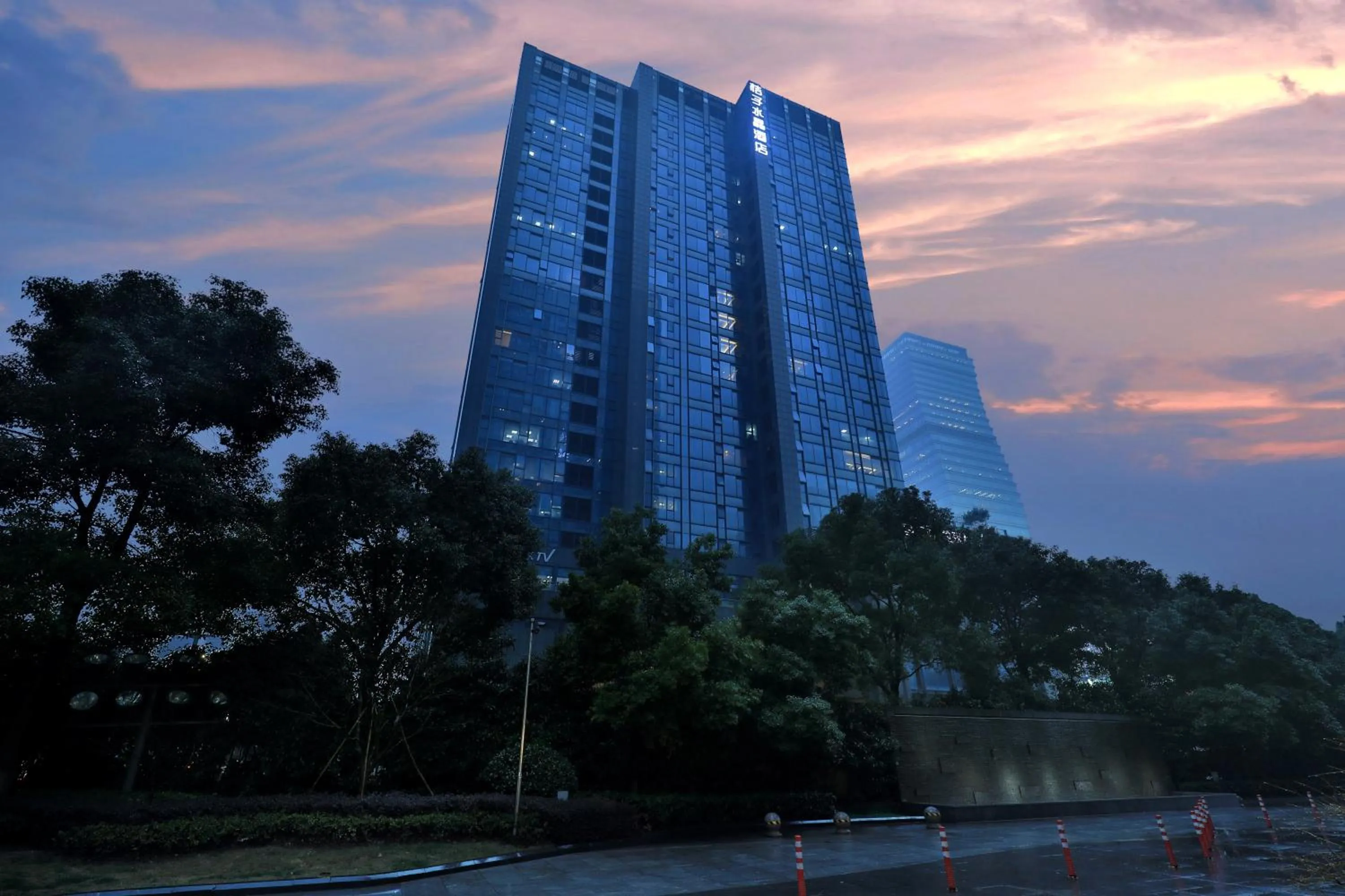 Property building in Crystal Orange Hotel (Hangzhou Binjiang Star Avenue)
