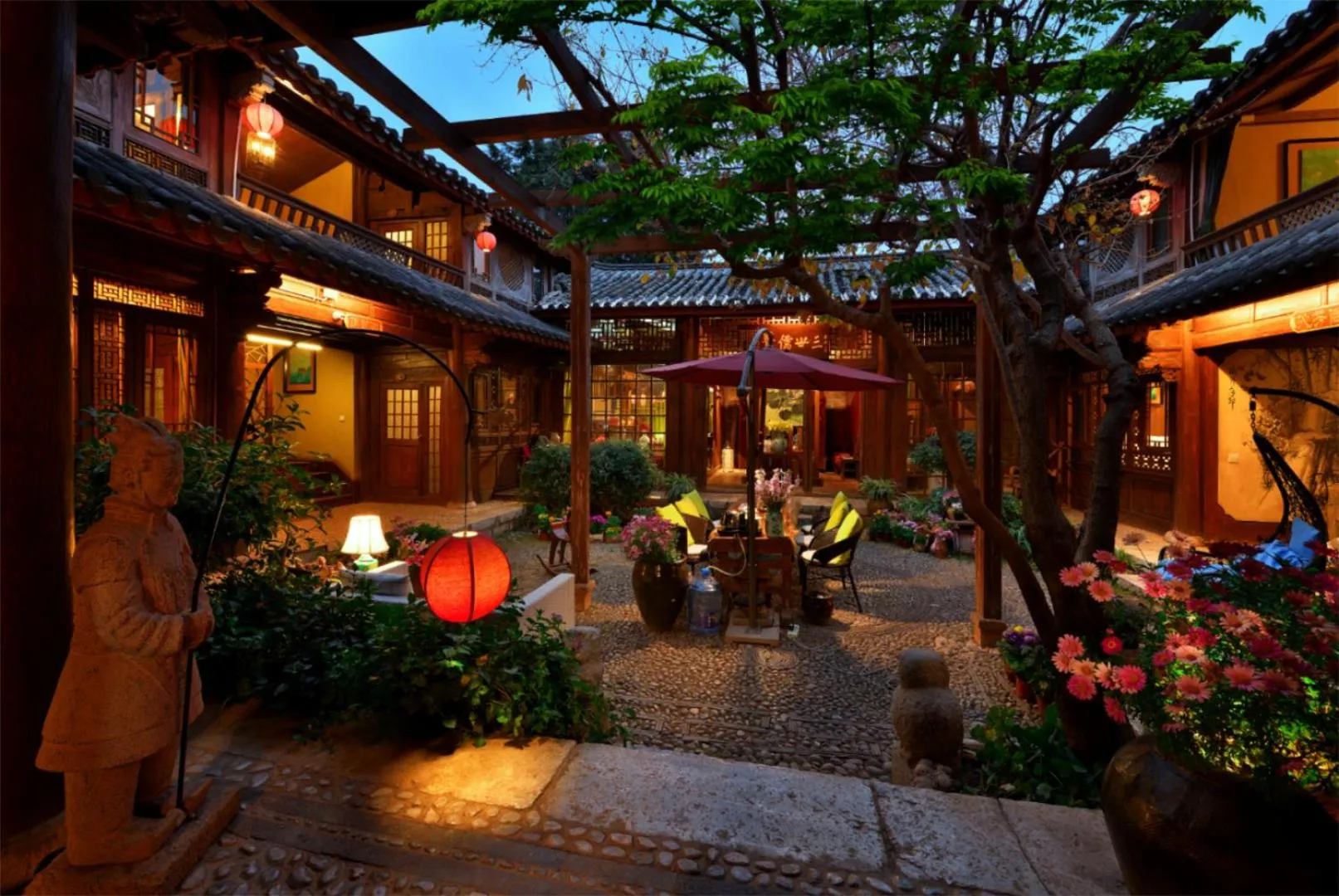 Blossom Hill Inn Lijiang Neverland
