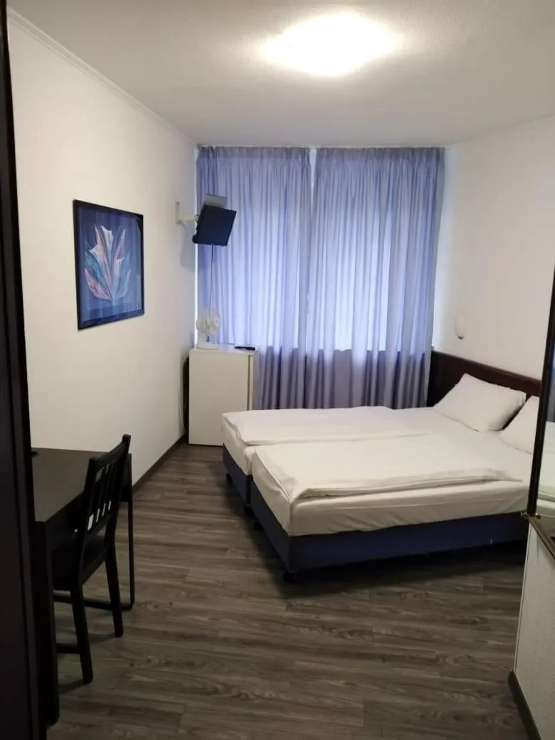 Bed in Hotel Berliner Hof