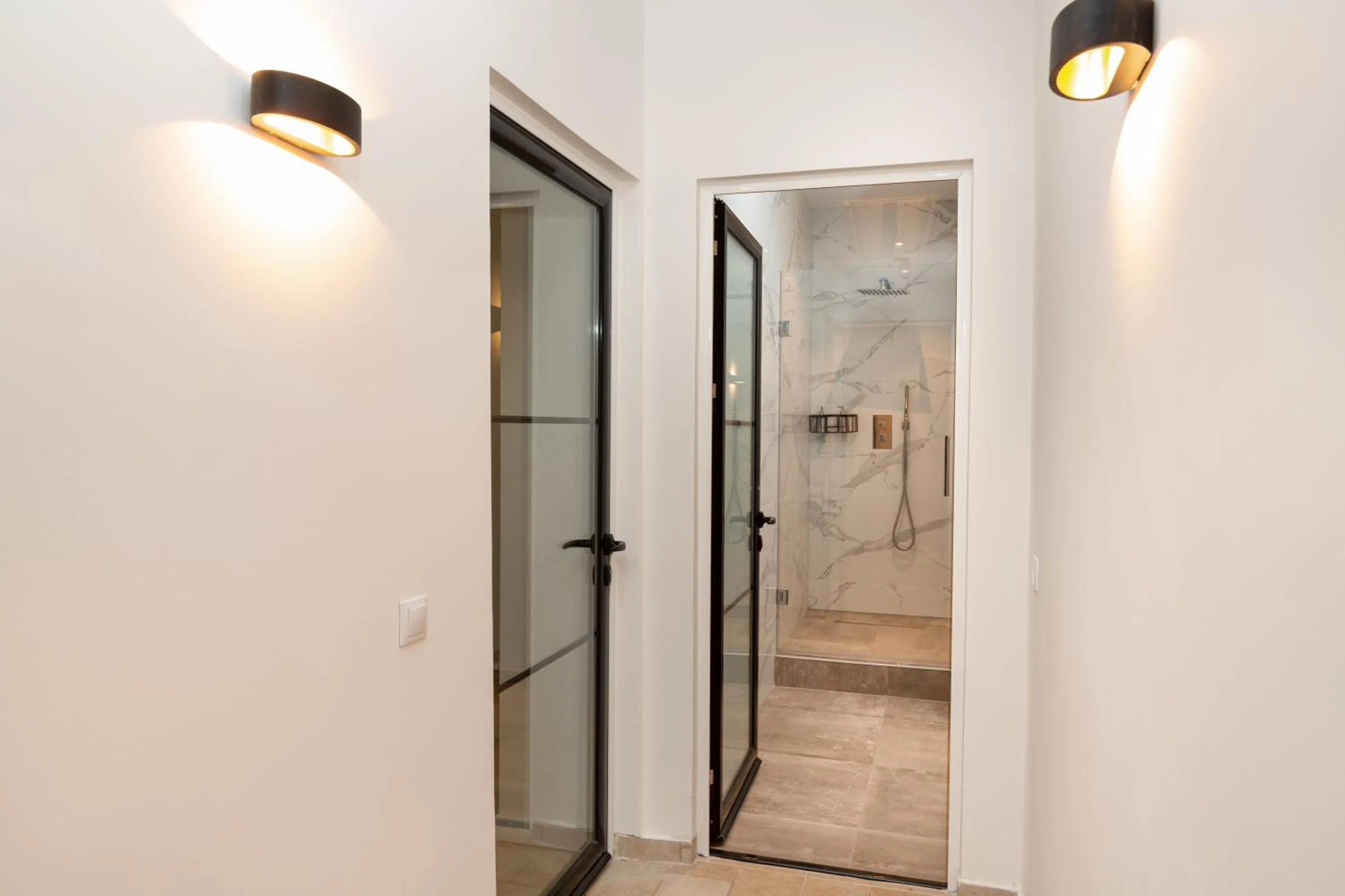 Bathroom in Metropole Apartments Royal Residence