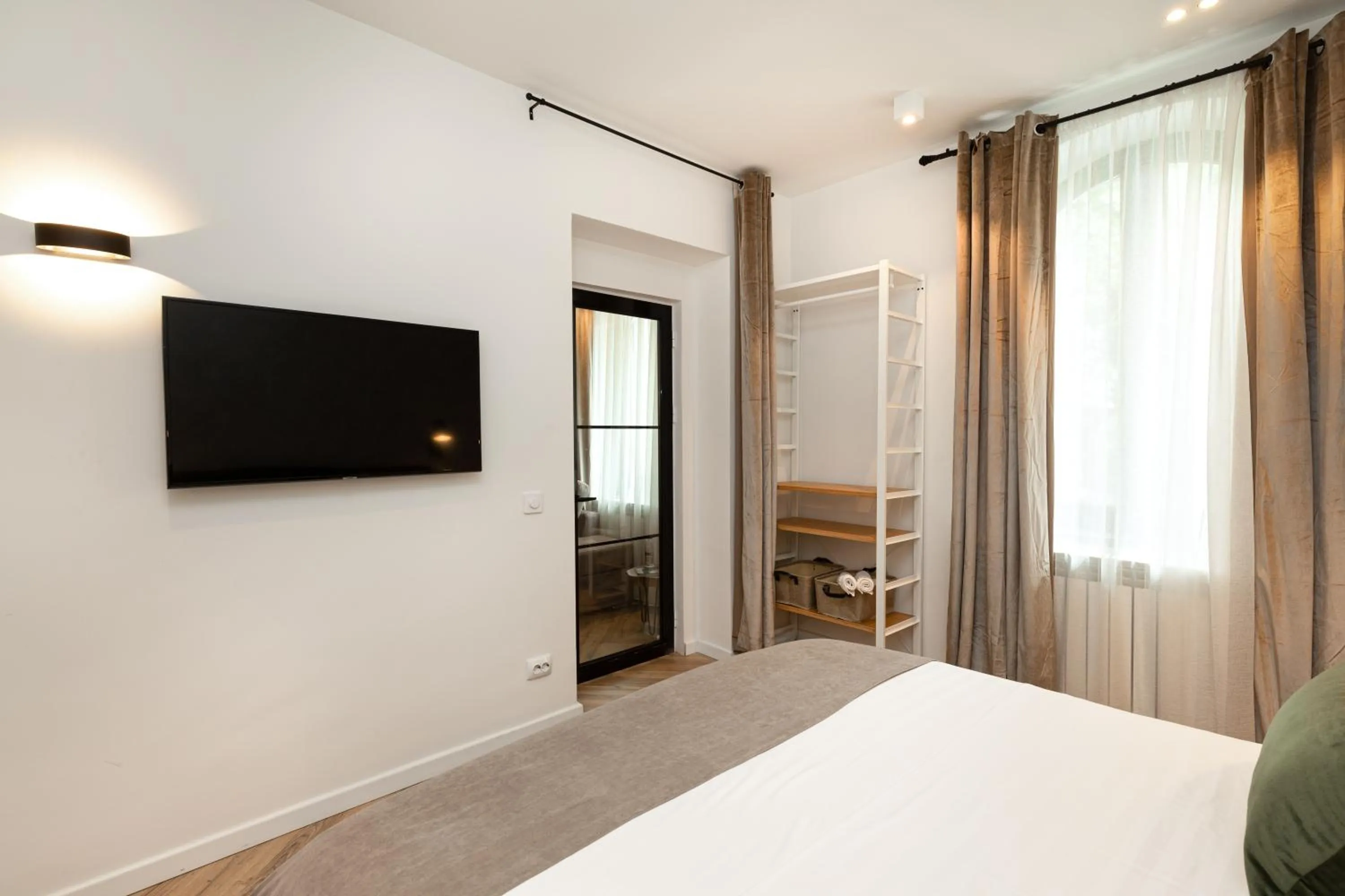 Bedroom, Bed in Metropole Apartments Royal Residence