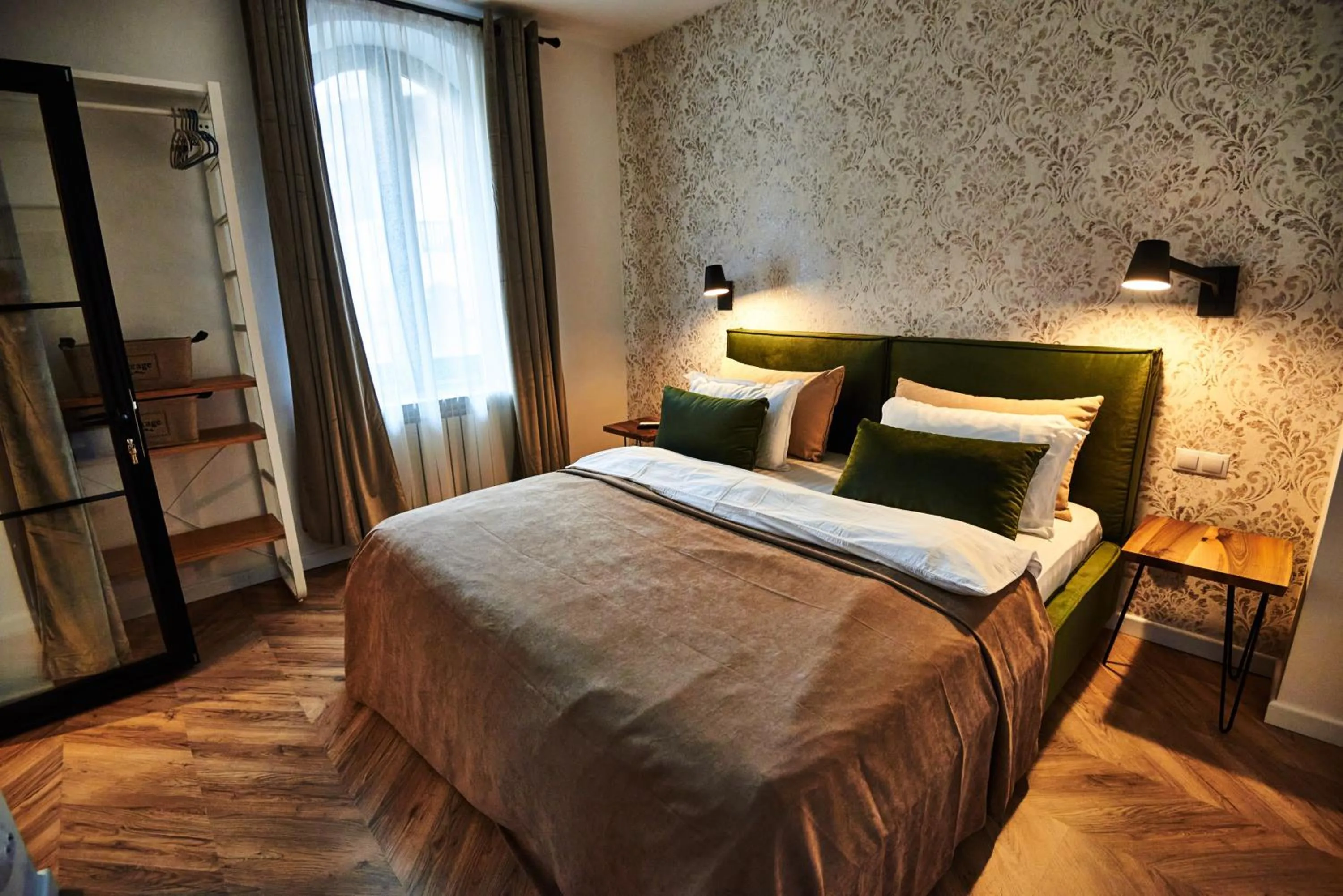 Bed in Metropole Apartments Royal Residence