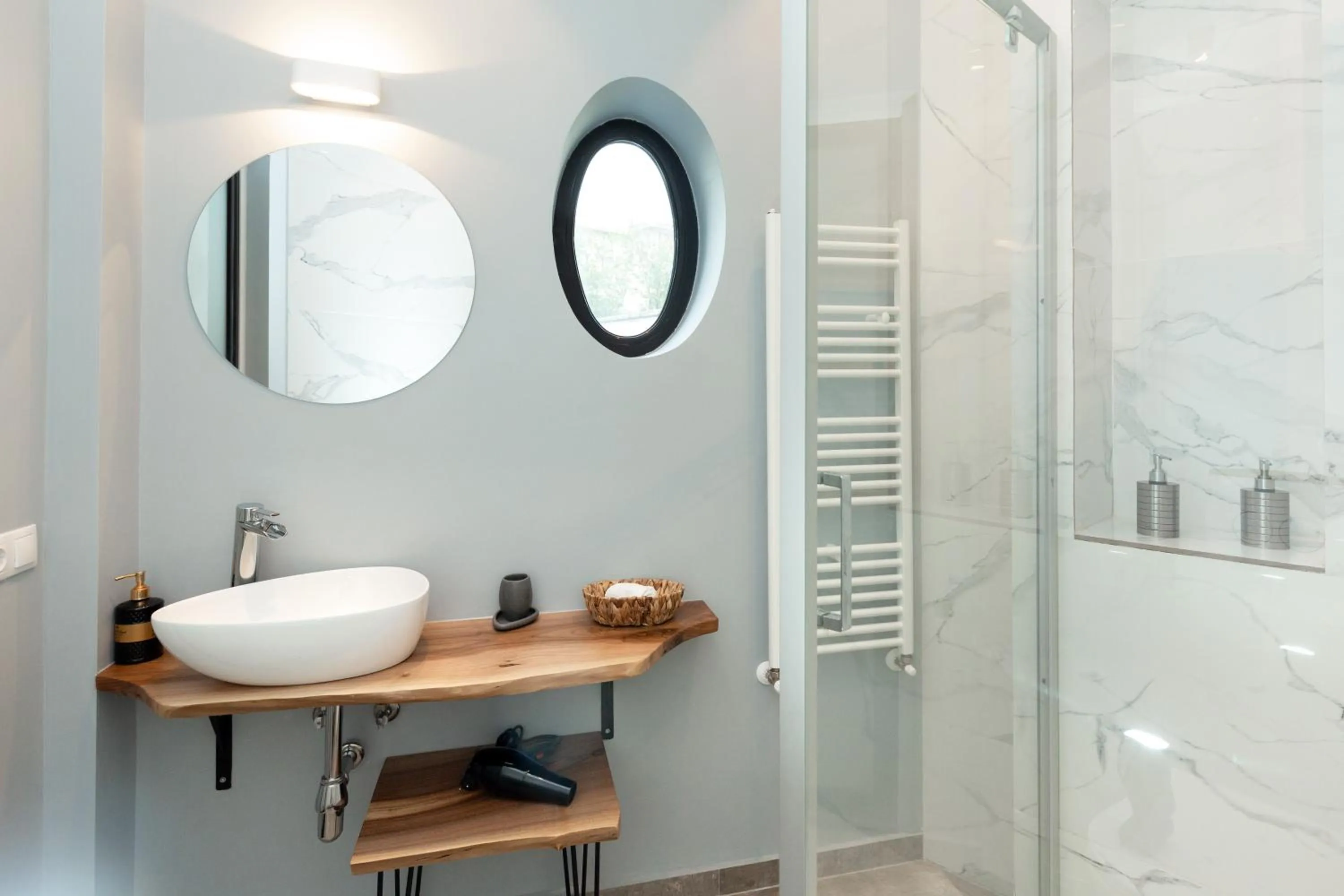 Bathroom in Metropole Apartments Royal Residence