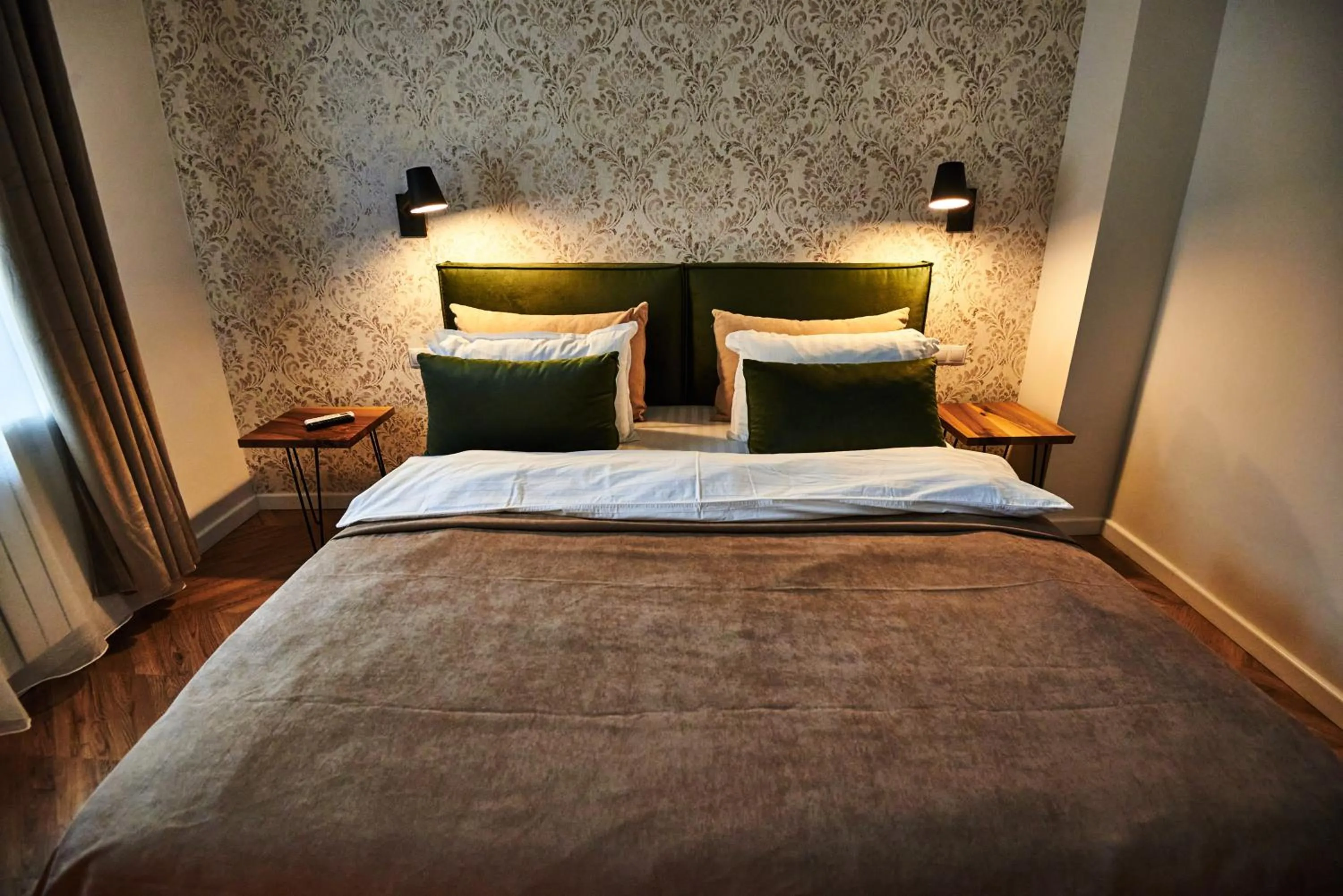 Bed in Metropole Apartments Royal Residence