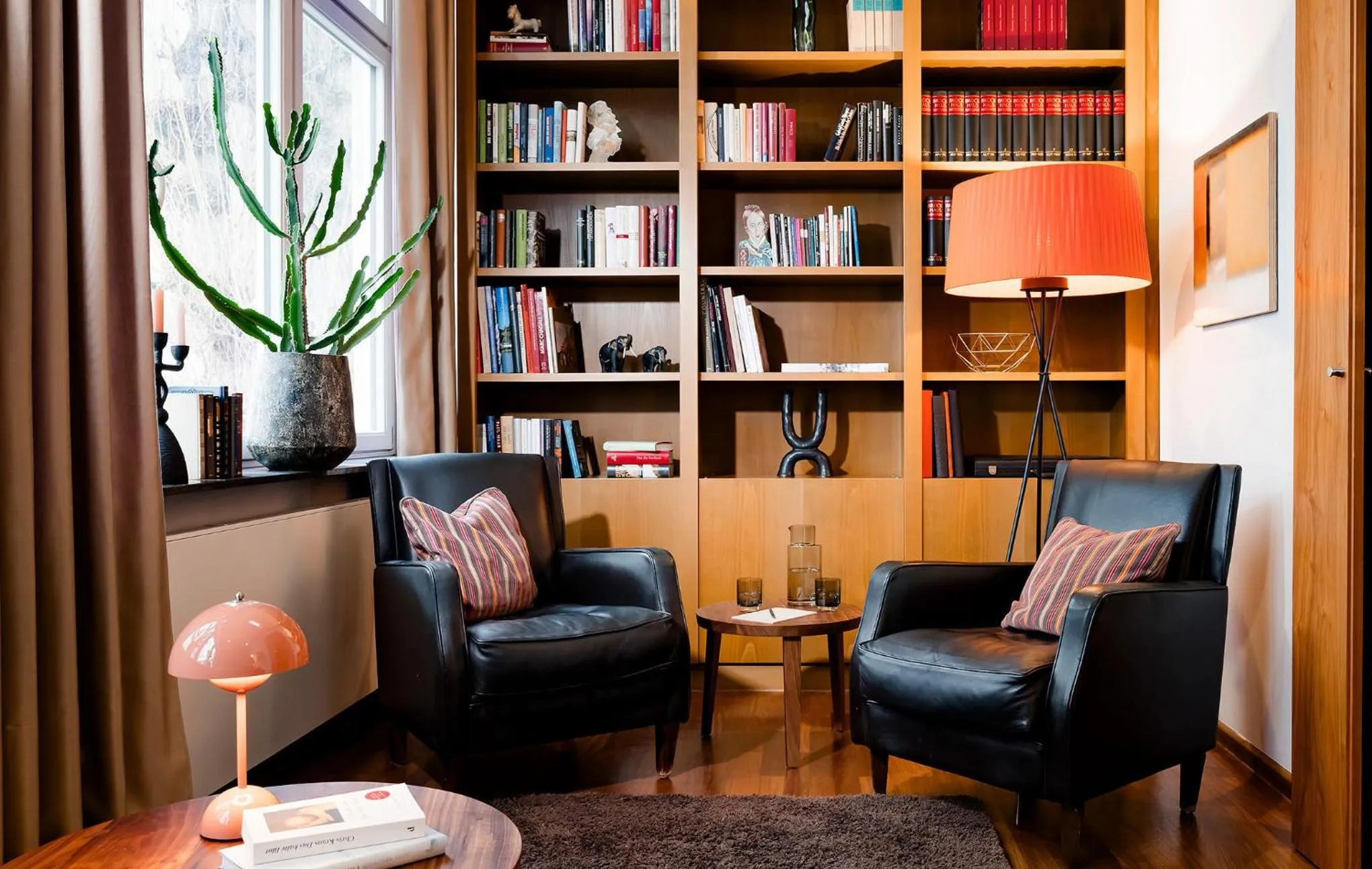 Library in BIO-Hotel Villa Orange