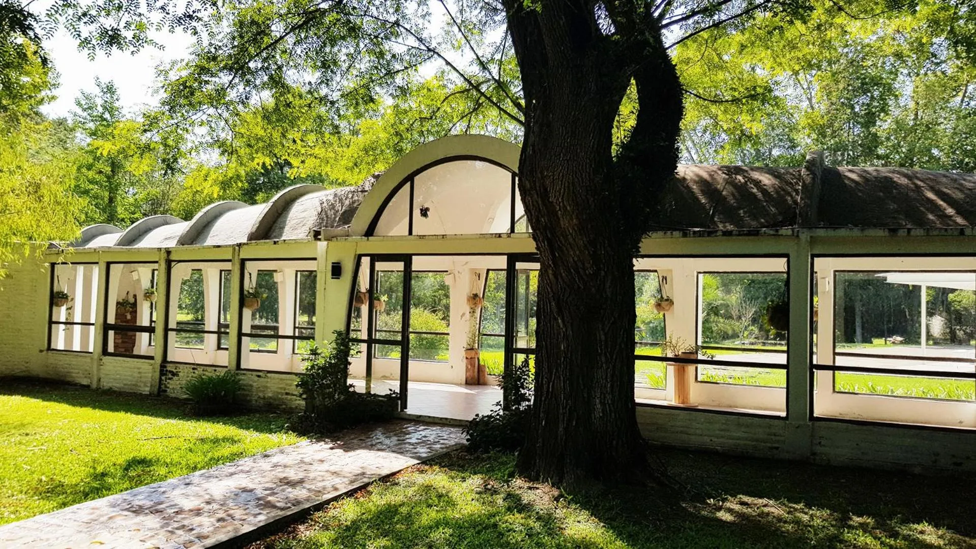 Property building in Posada Mendoza by DOT Tradition