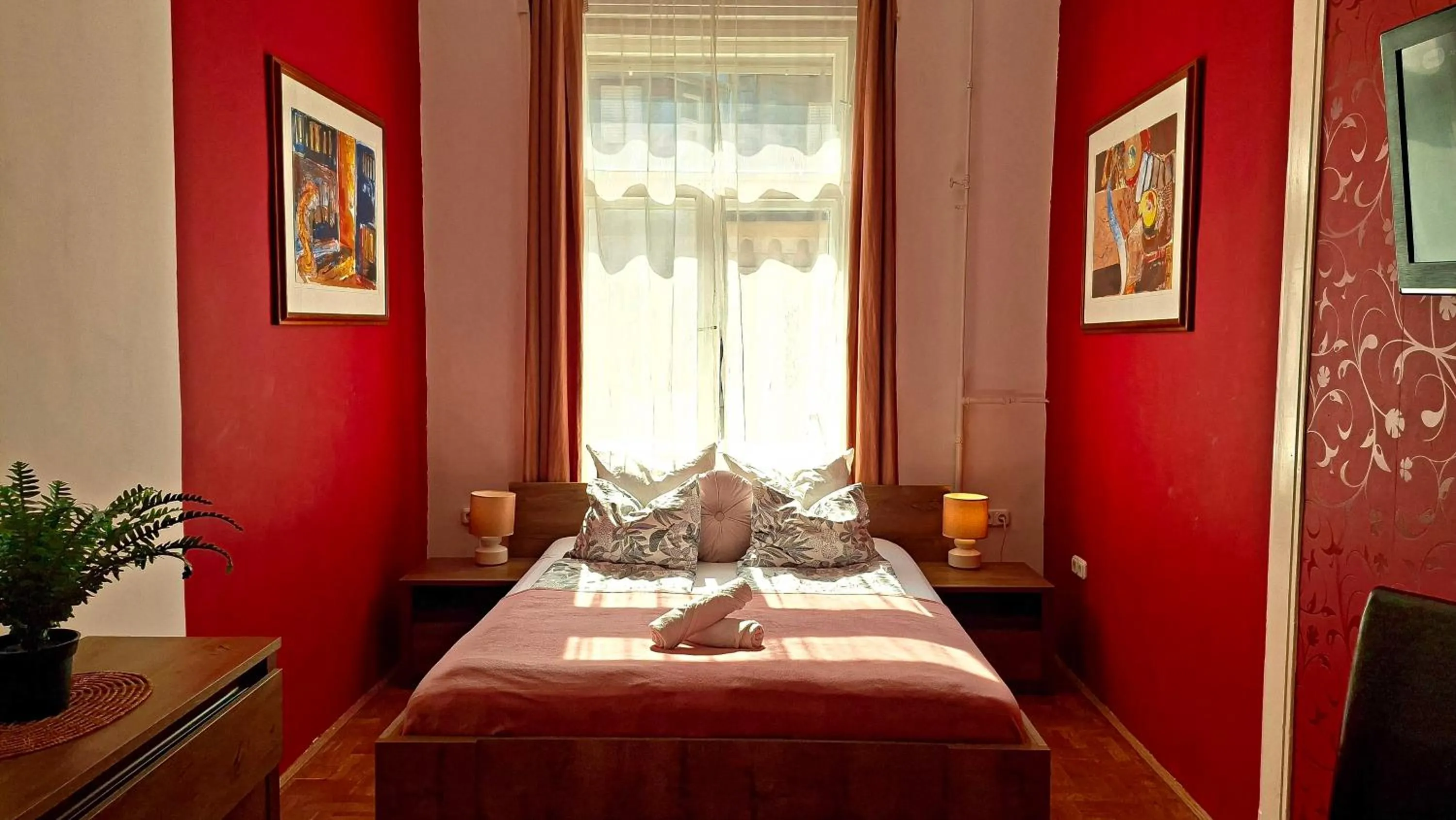 Bed in Black Sheep Budapest Smart Rooms