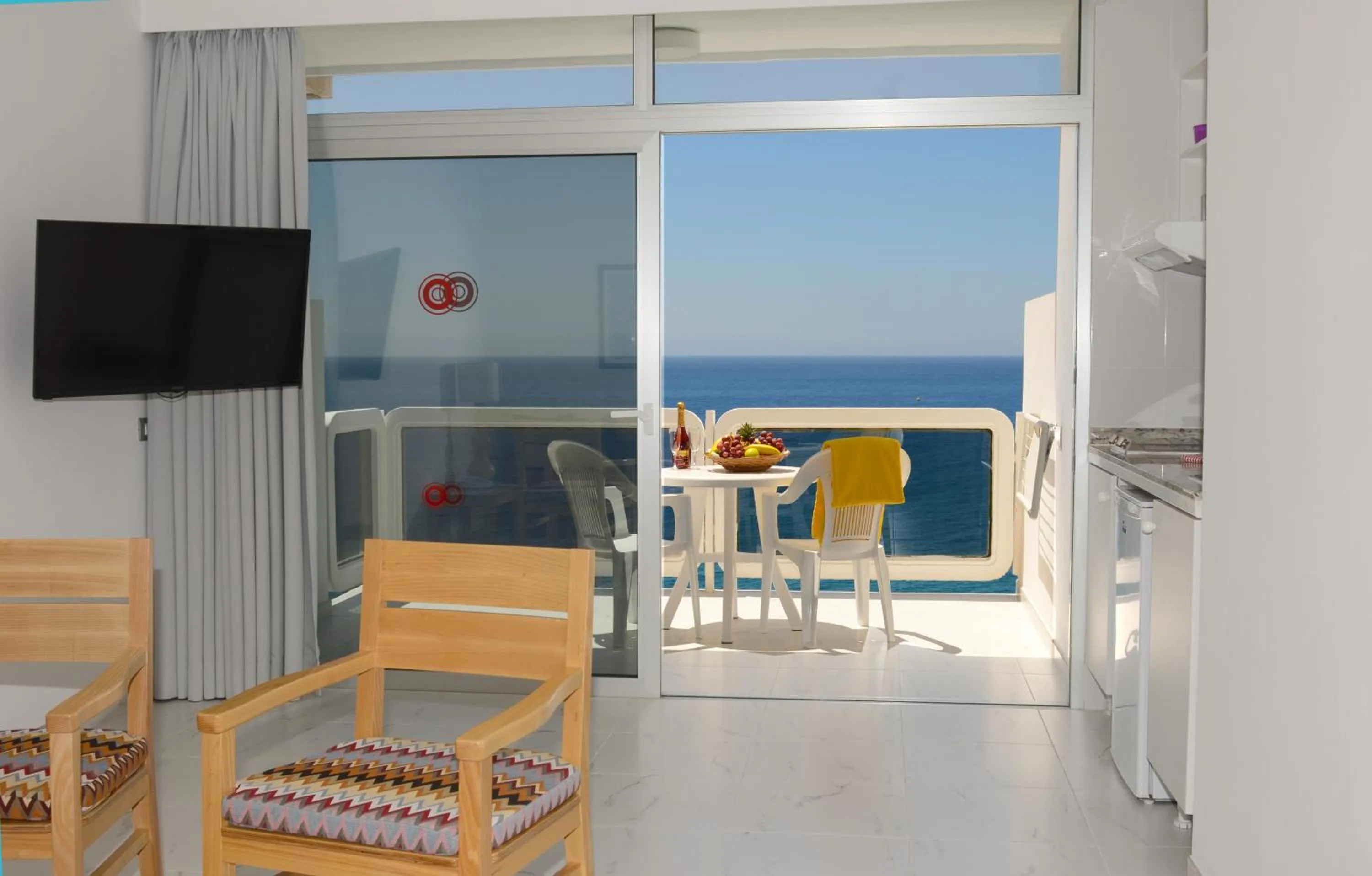 Communal lounge/ TV room in Hotel Europalace