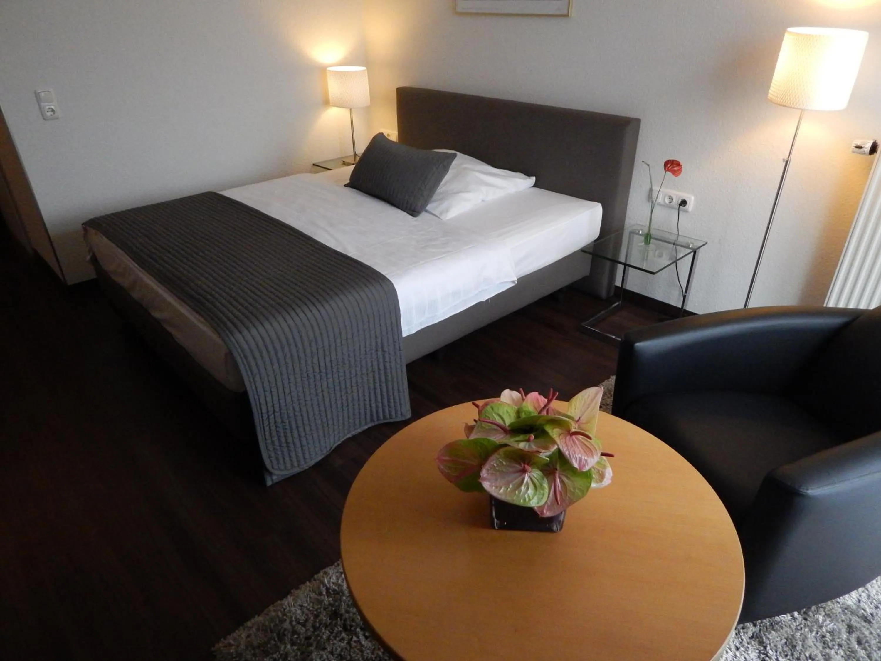 Photo of the whole room, Bed in Hotel Schweizer Hof